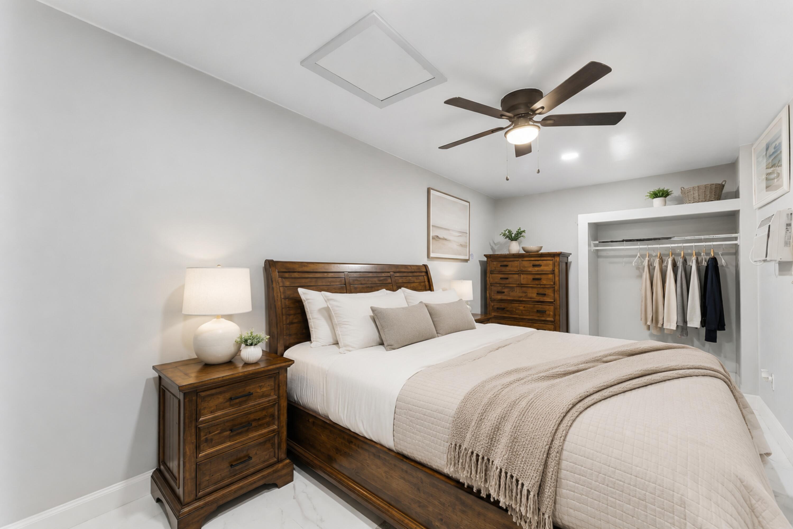 BROADVIEW COUNTRY CLUB - Residential