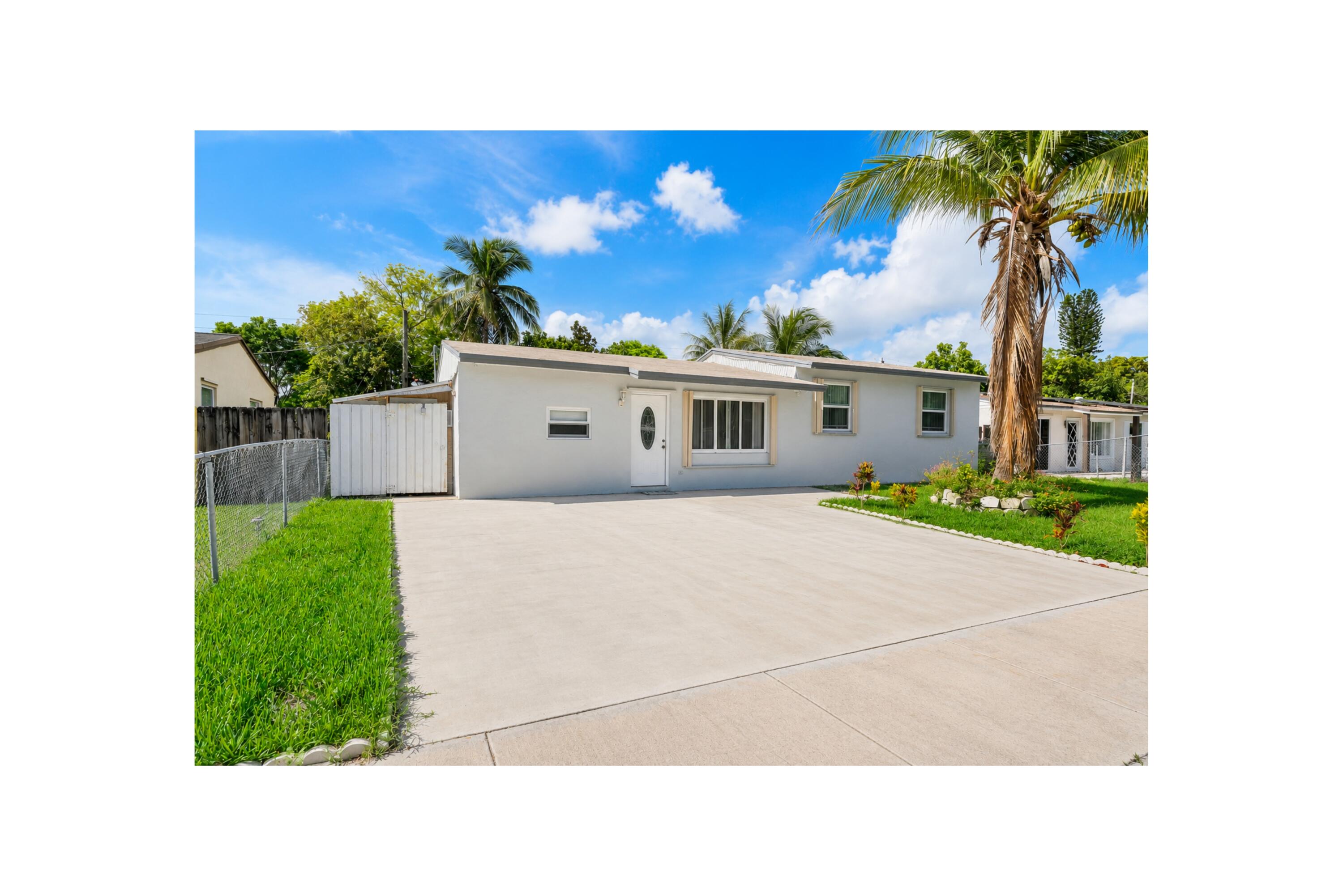 BROADVIEW COUNTRY CLUB - Residential