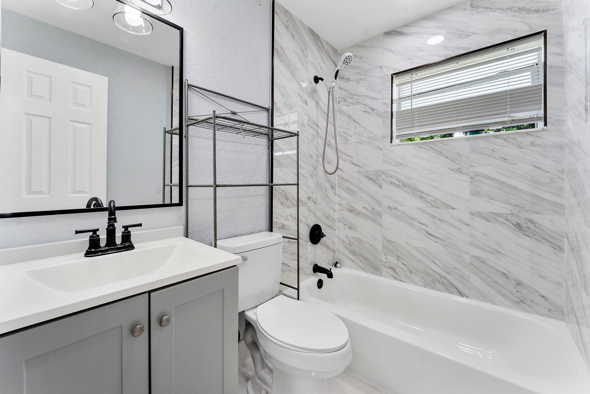 BROADVIEW COUNTRY CLUB - Residential