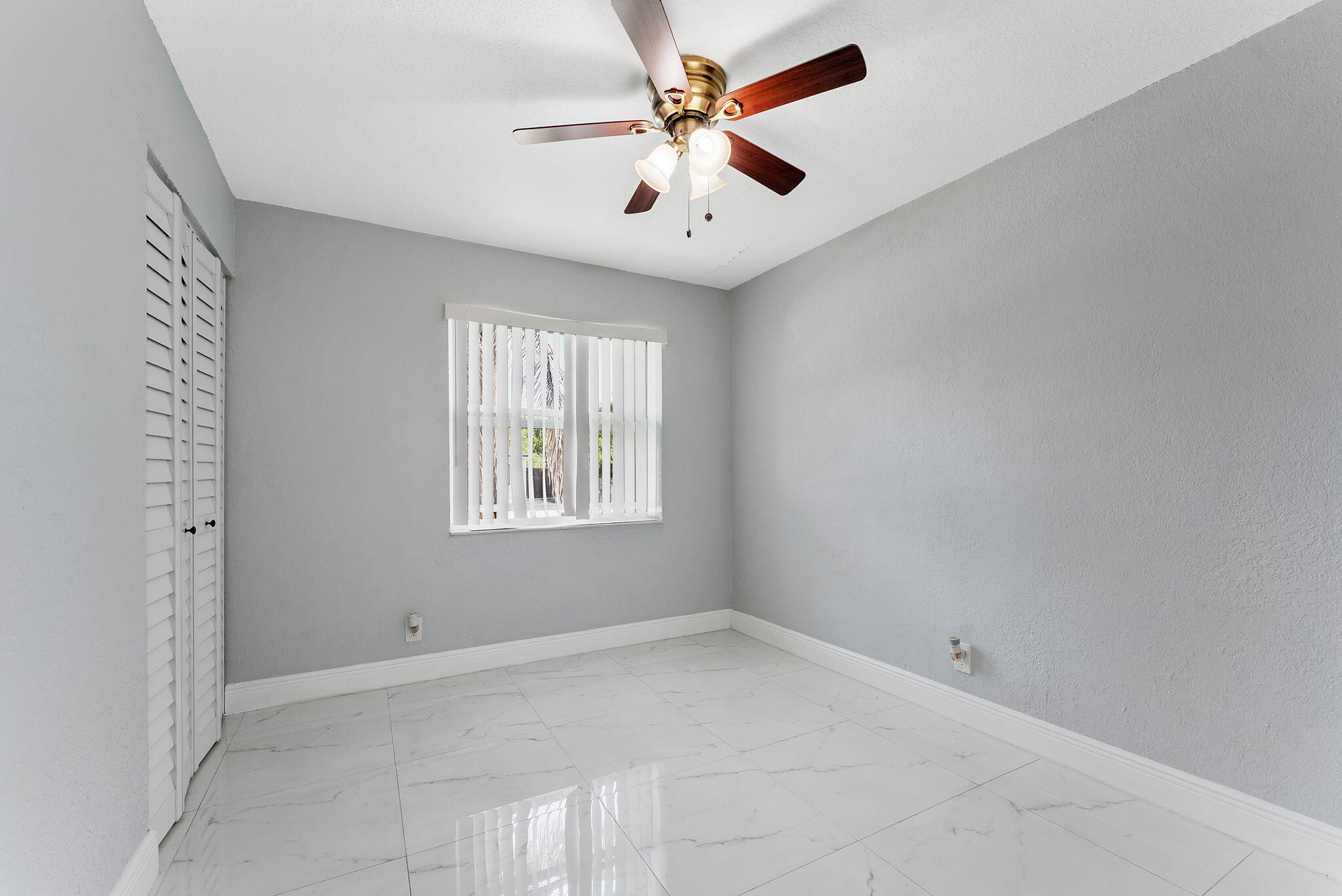 BROADVIEW COUNTRY CLUB - Residential