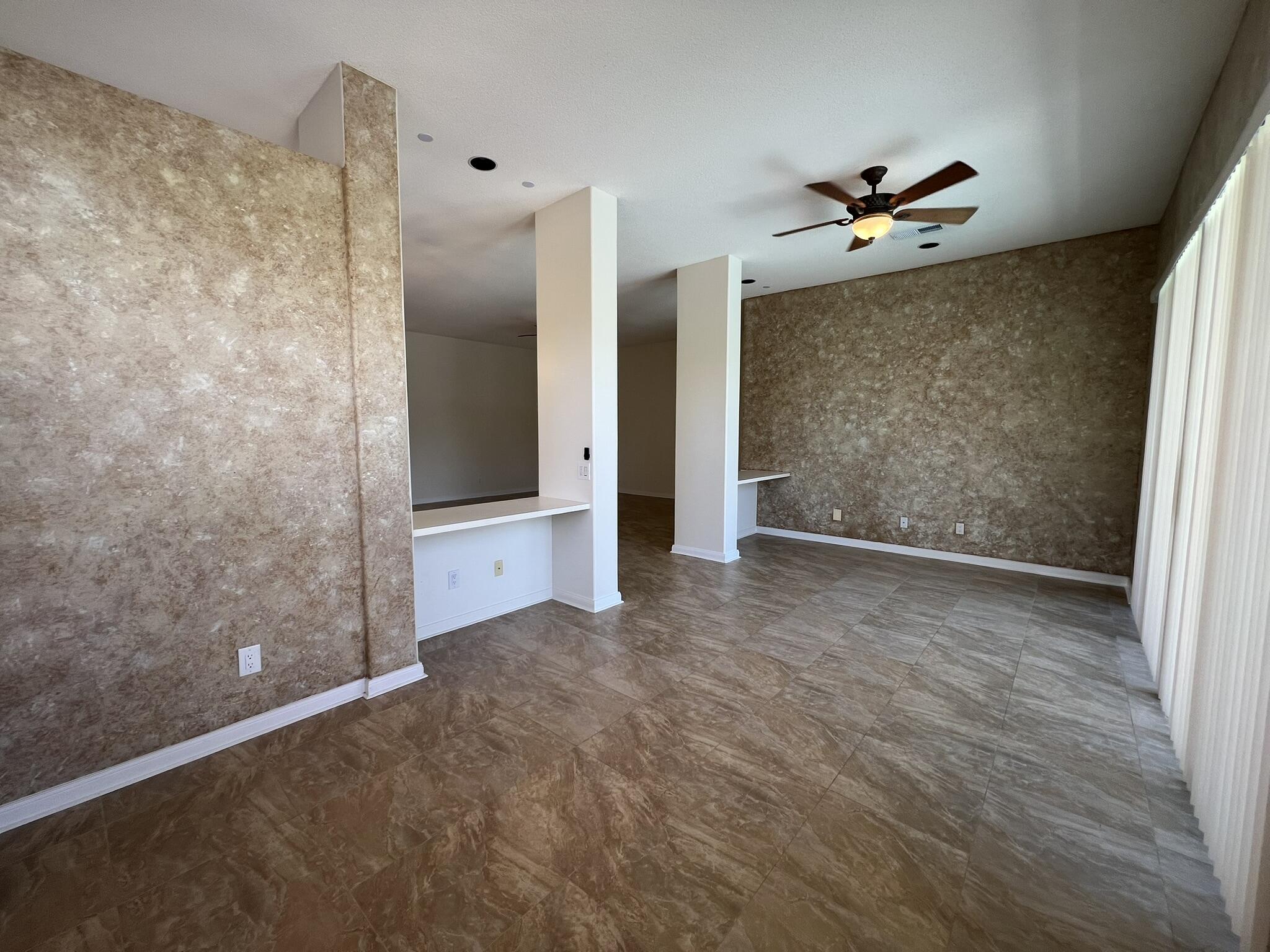 HAMPTONS AT MAPLEWOOD - Residential Lease