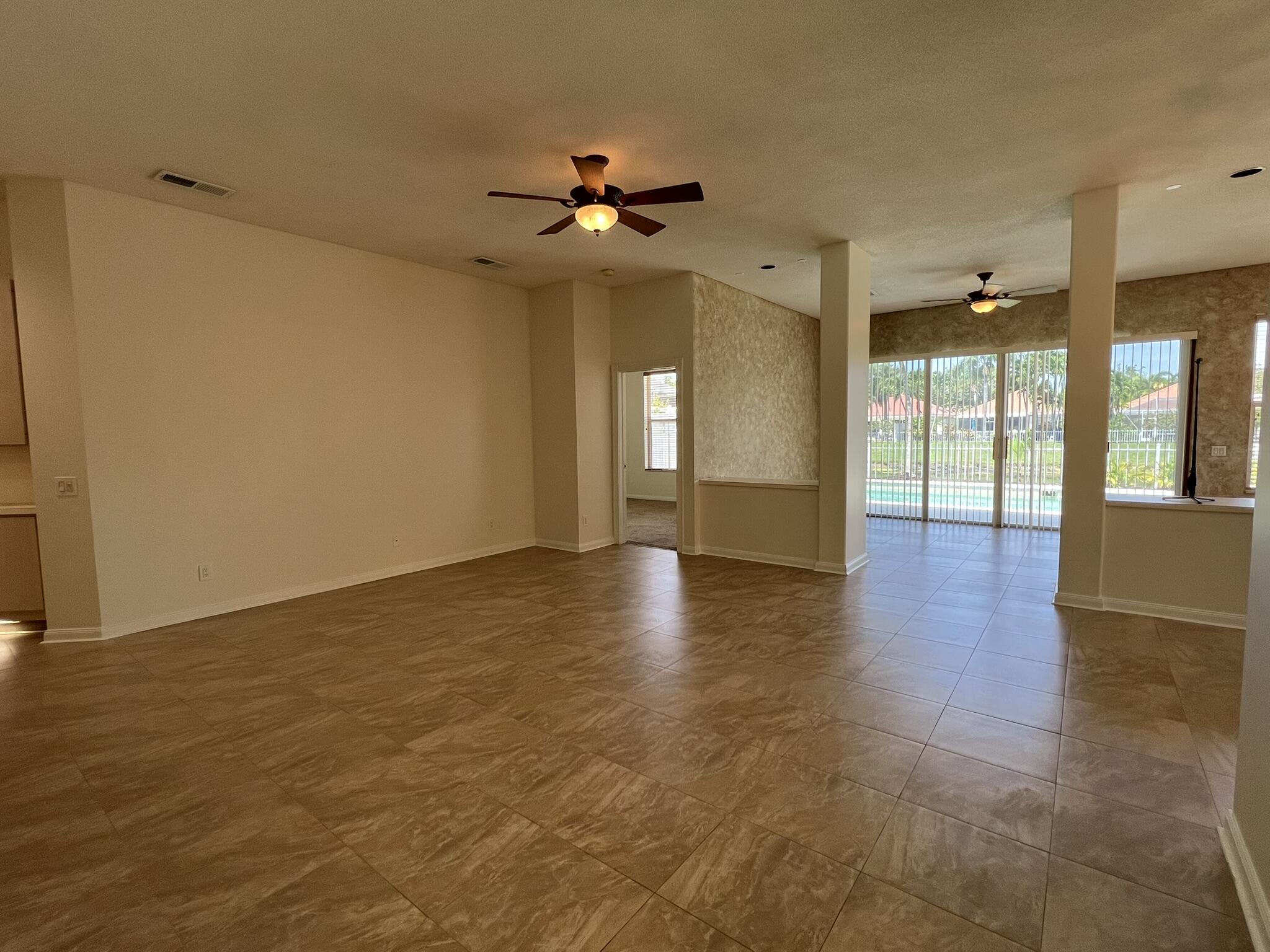 HAMPTONS AT MAPLEWOOD - Residential Lease