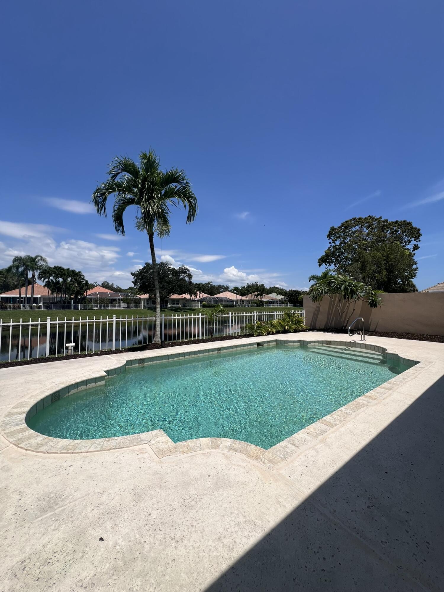 HAMPTONS AT MAPLEWOOD - Residential Lease