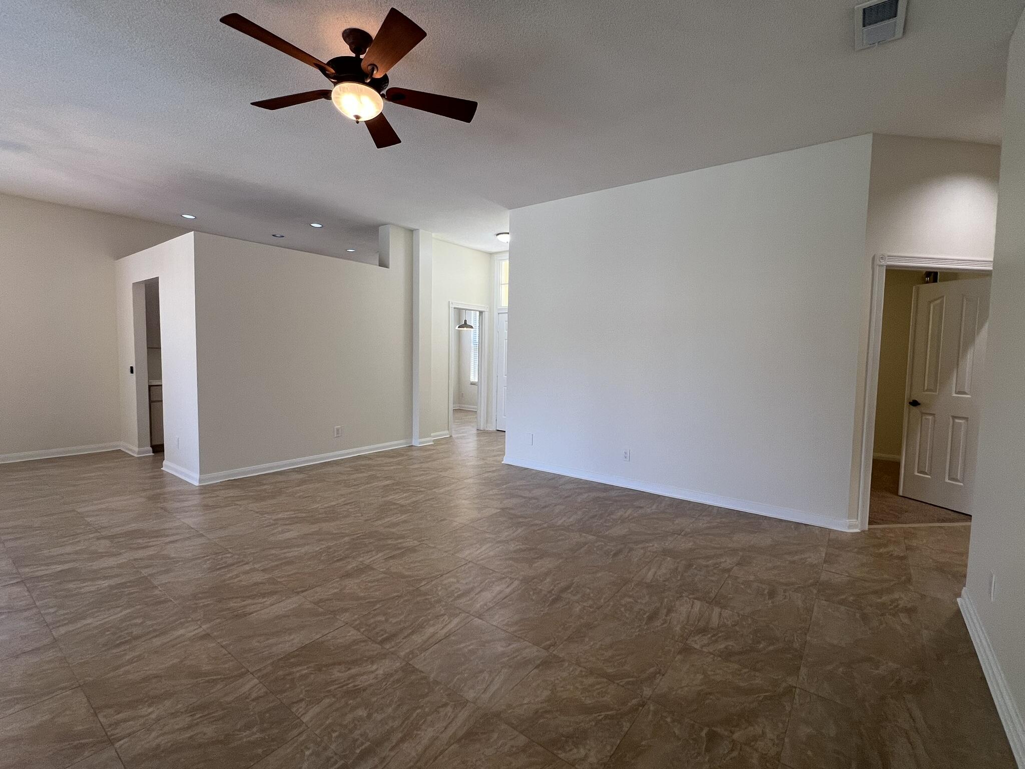 HAMPTONS AT MAPLEWOOD - Residential Lease