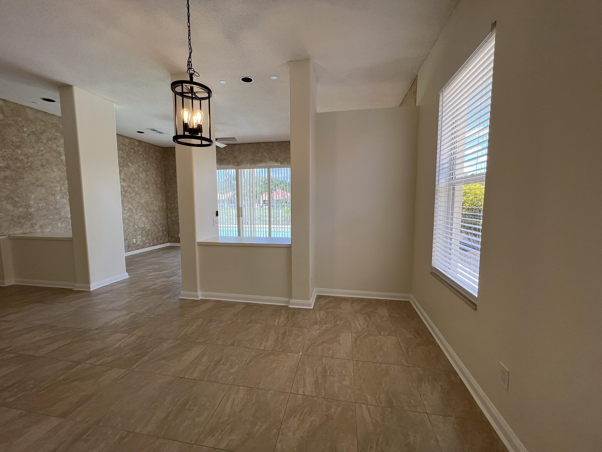 HAMPTONS AT MAPLEWOOD - Residential Lease