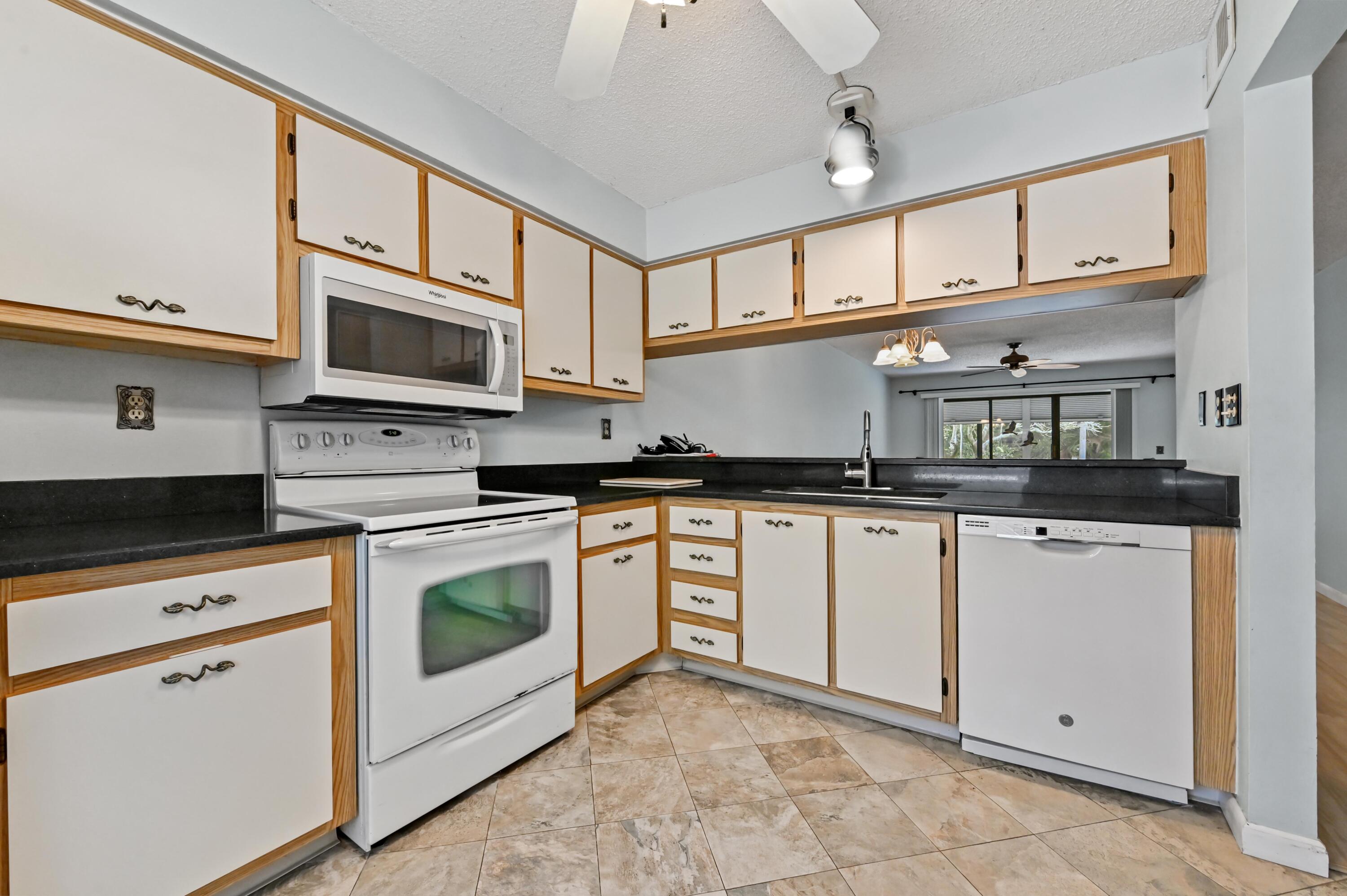 SABAL RIDGE - Residential