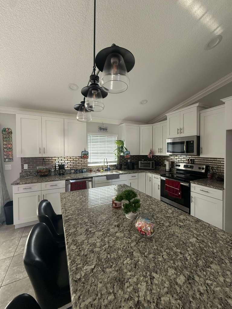PORT ST LUCIE SECTION 25 - Residential Lease