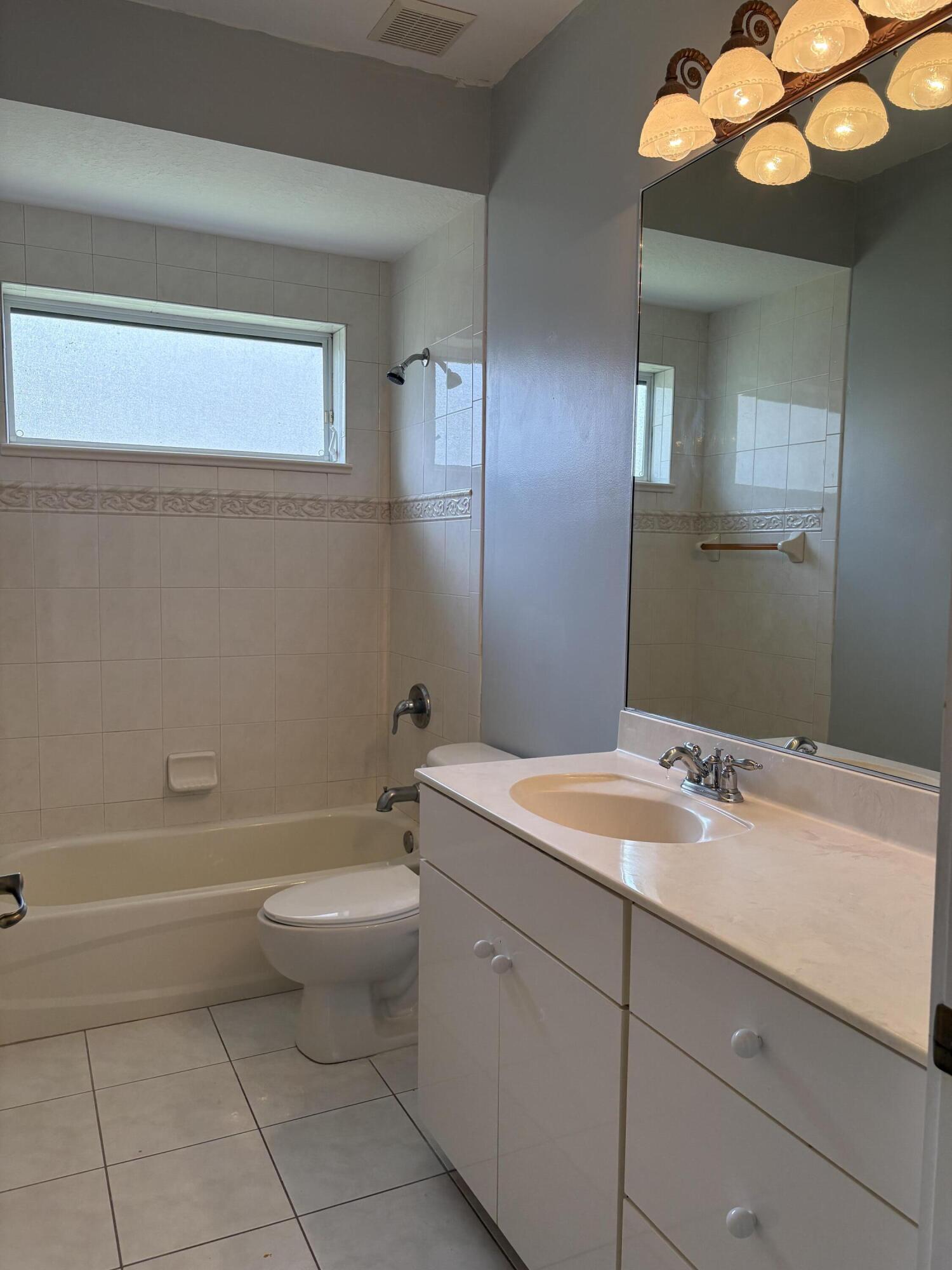 PORT ST LUCIE SECTION 35 - Residential Lease