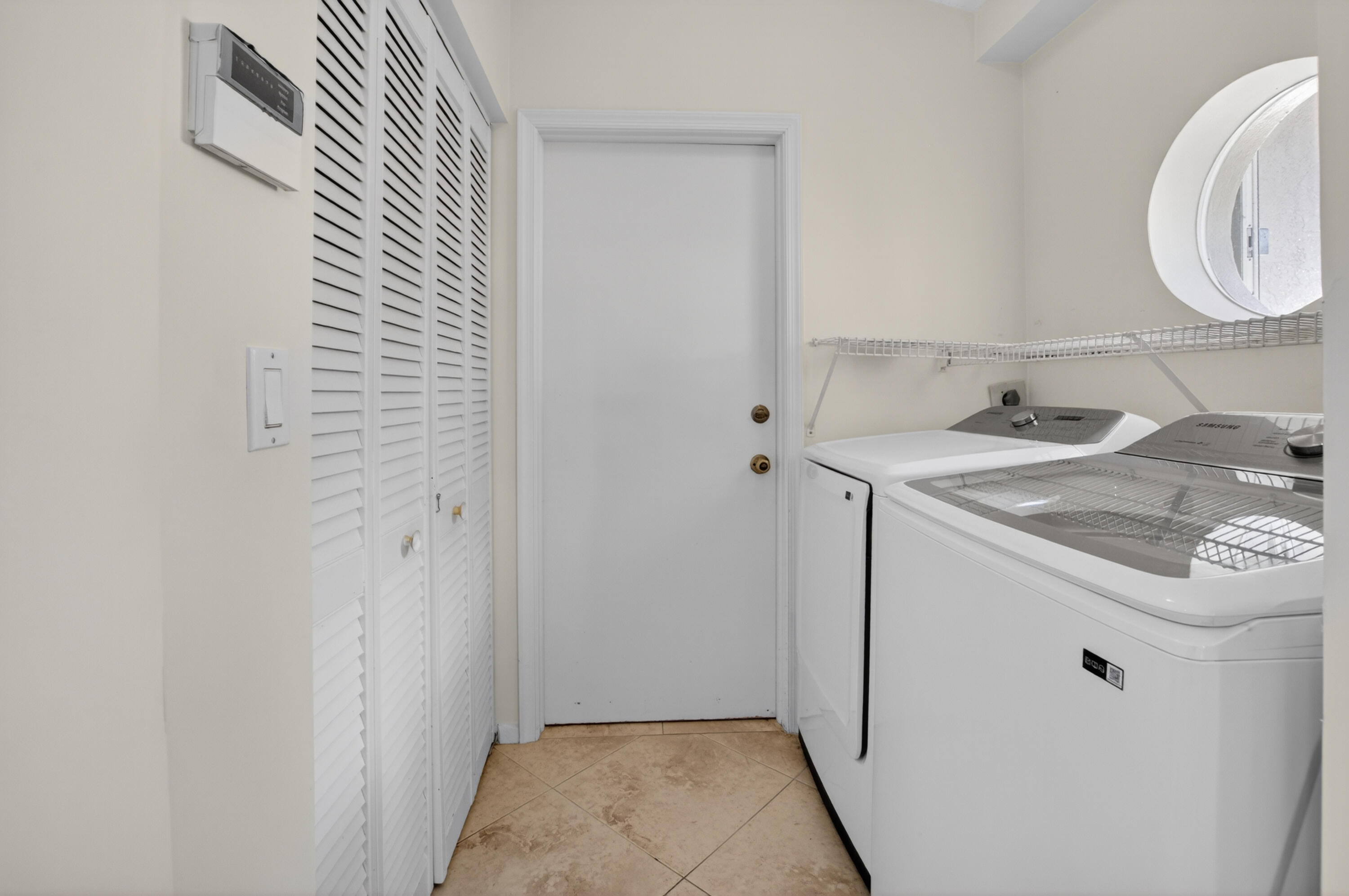 LAKE FOREST SOUTH - Residential
