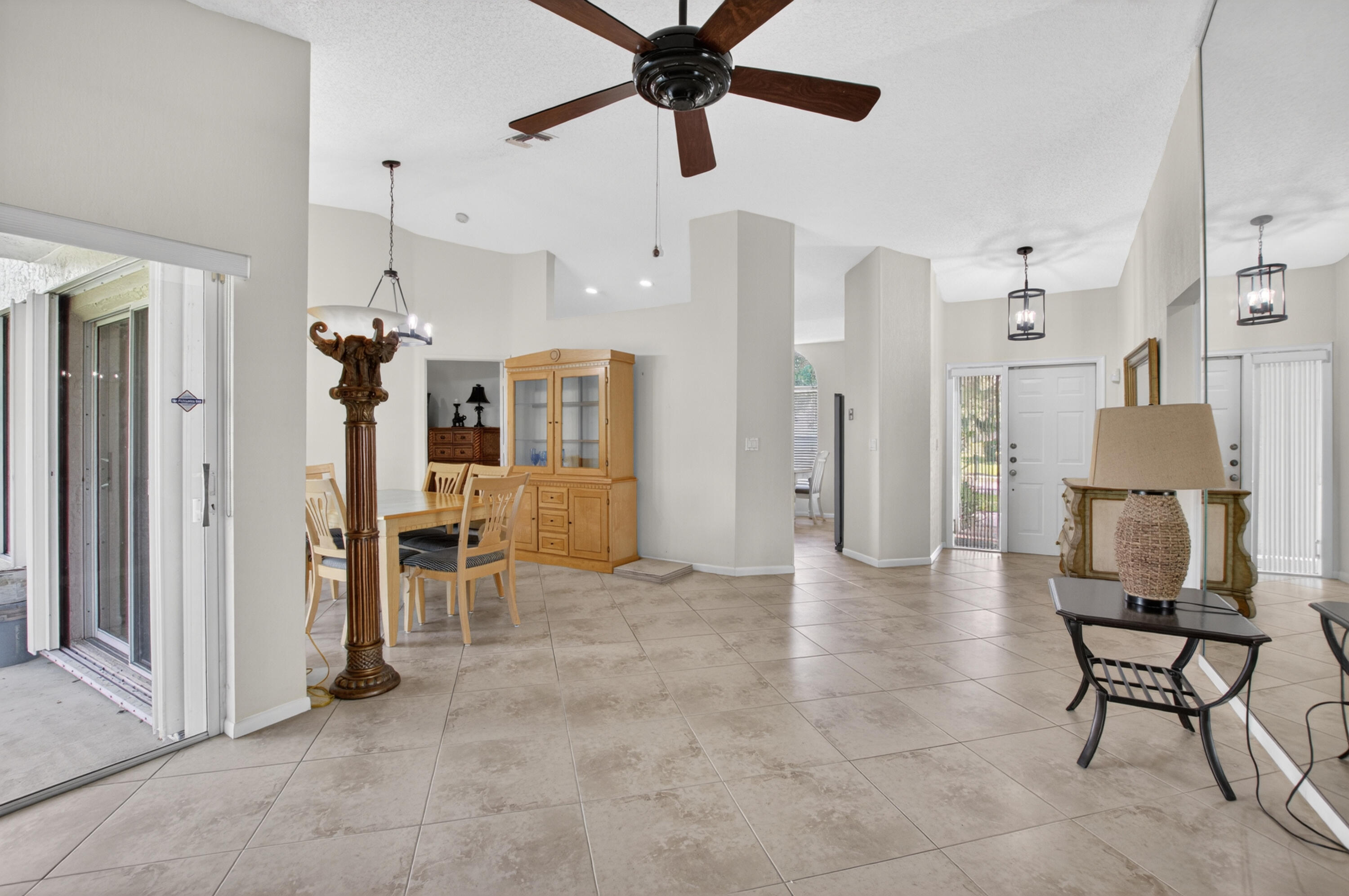 LAKE FOREST SOUTH - Residential