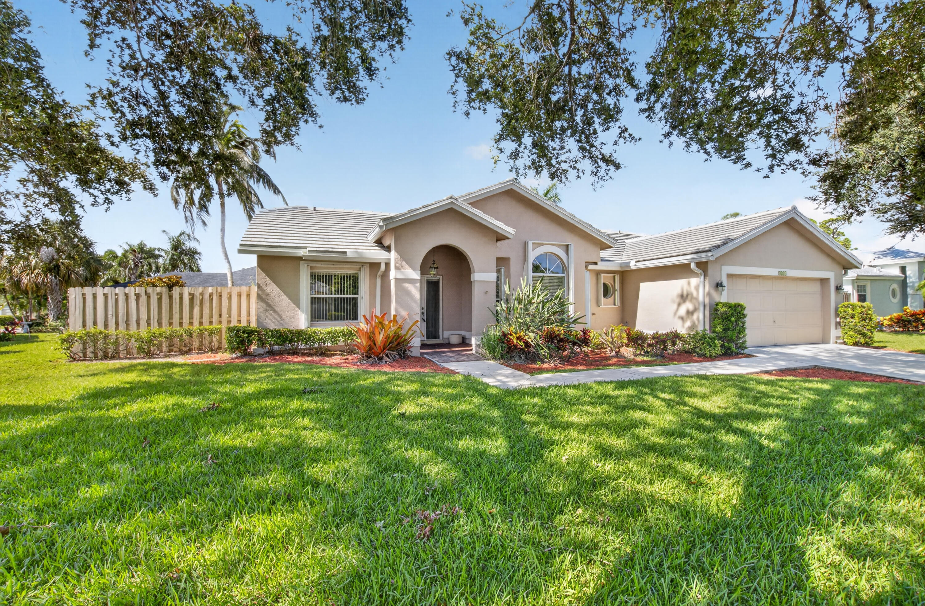 LAKE FOREST SOUTH - Residential
