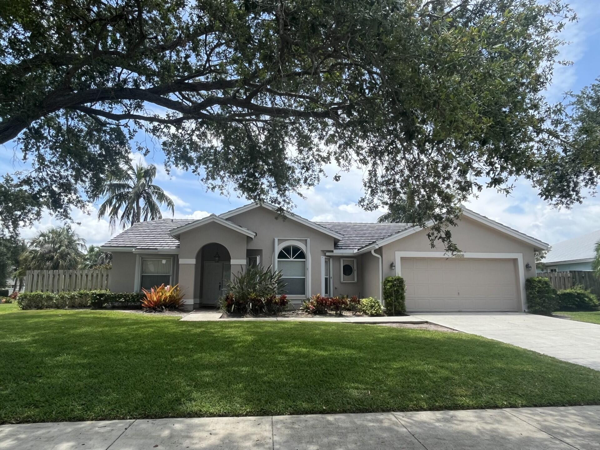 LAKE FOREST SOUTH - Residential