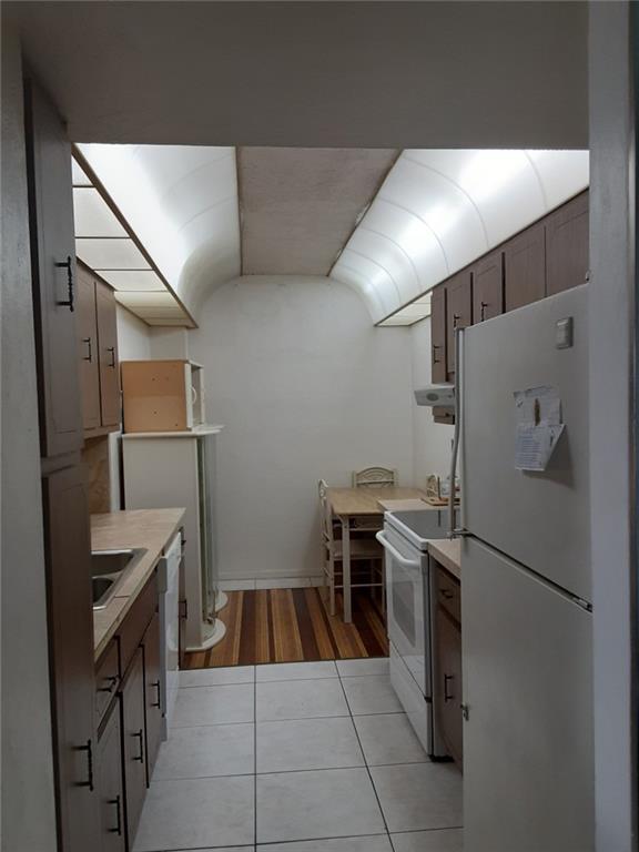 HILLCREST EAST - Residential
