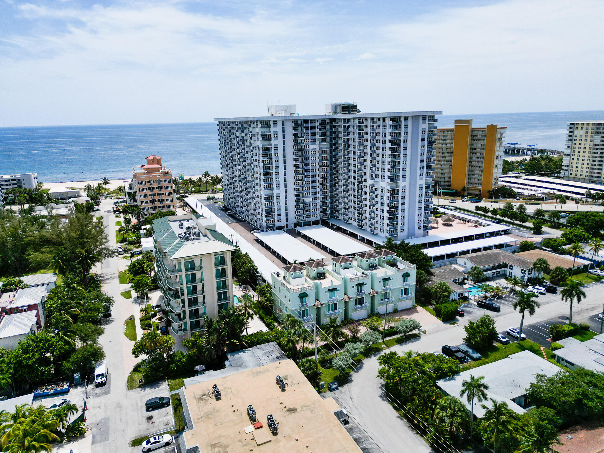 SURFSIDE VILLAS - Residential