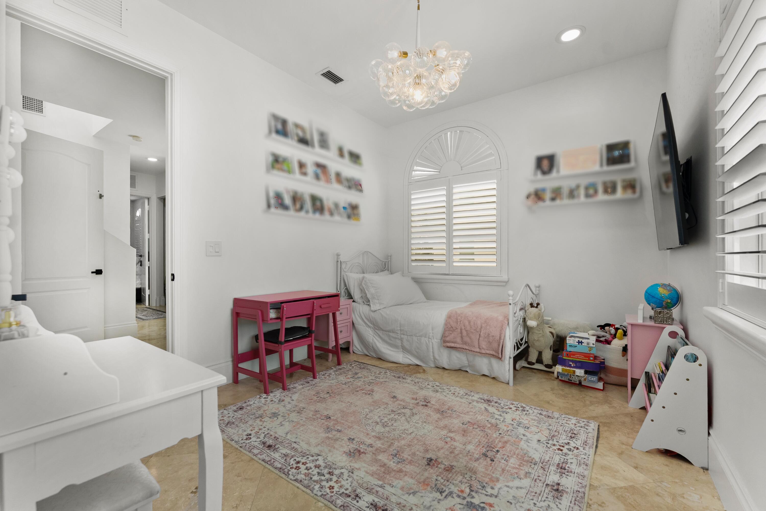 SURFSIDE VILLAS - Residential