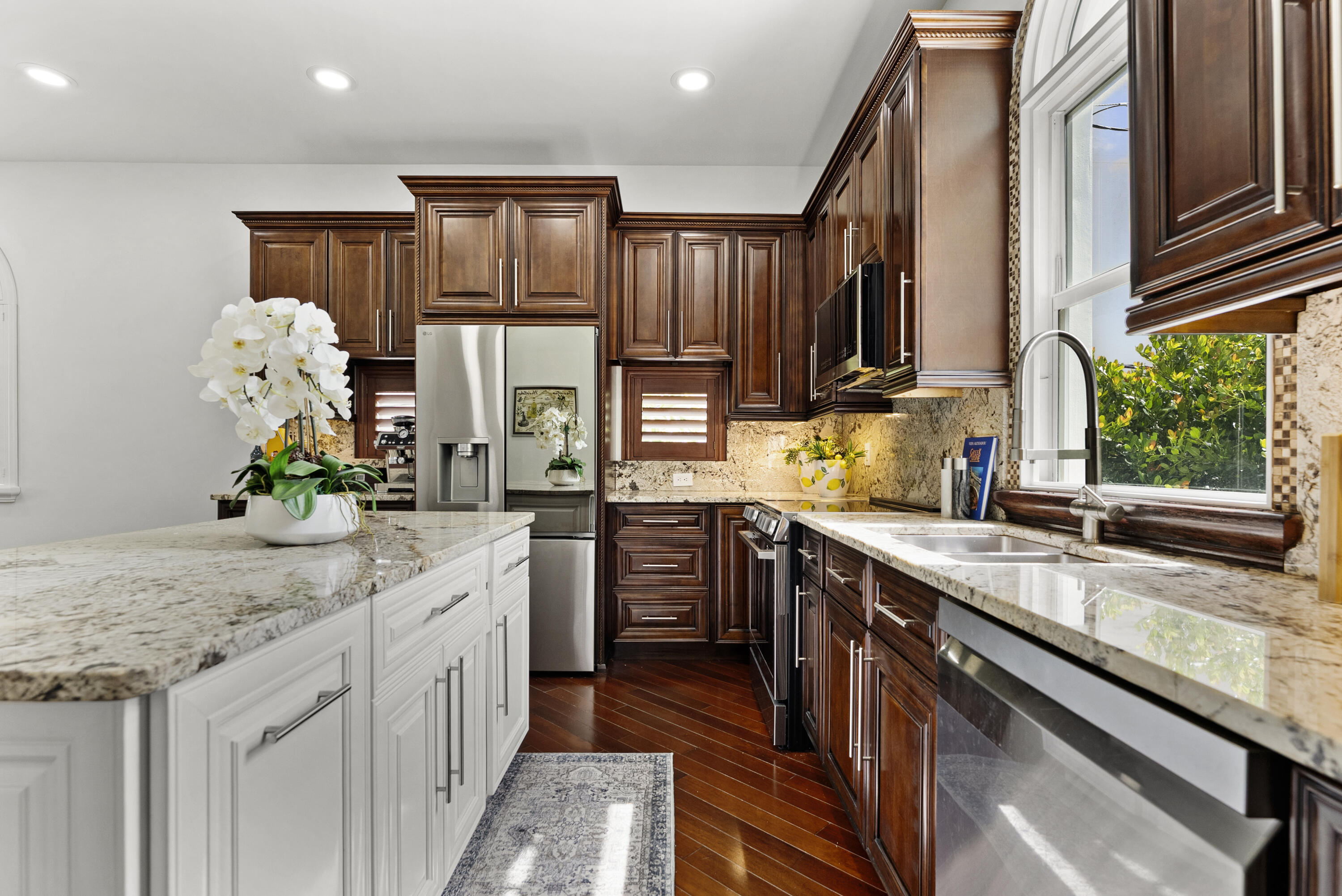 SURFSIDE VILLAS - Residential