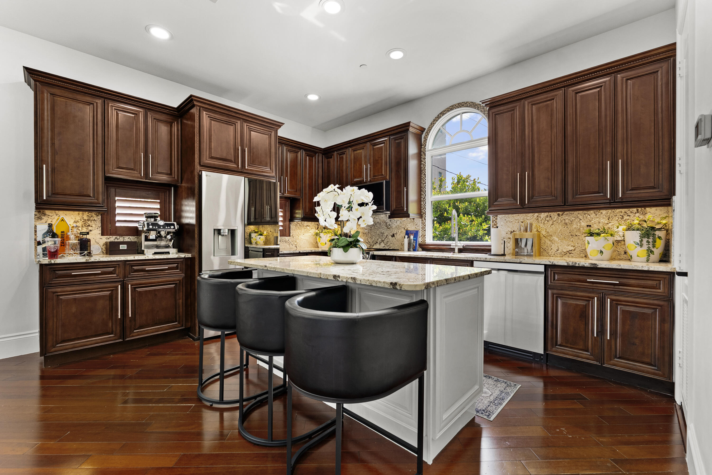 SURFSIDE VILLAS - Residential