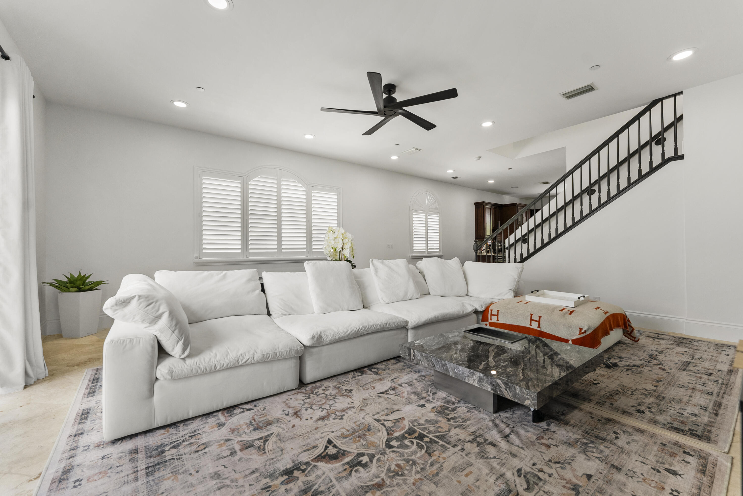 SURFSIDE VILLAS - Residential
