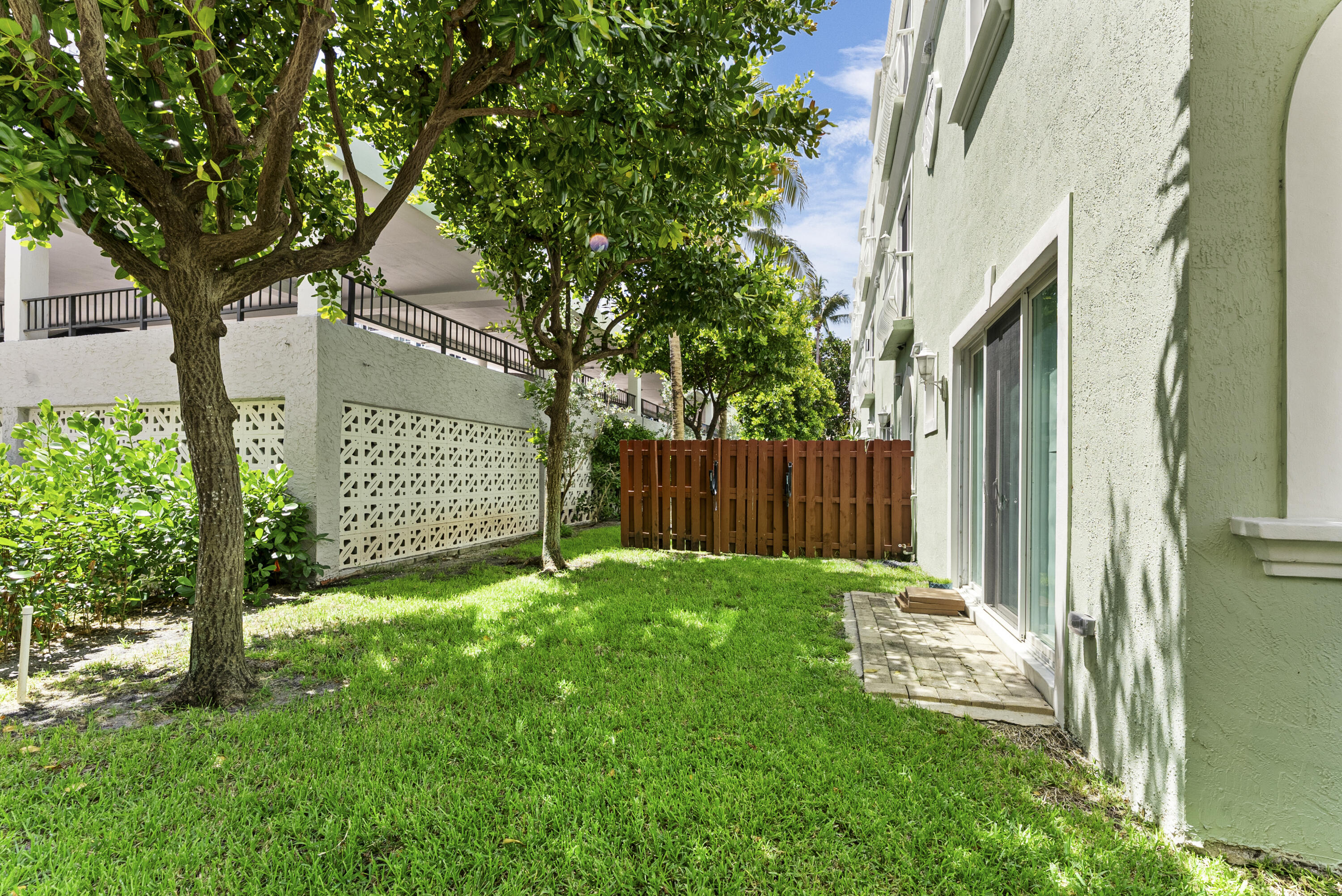 SURFSIDE VILLAS - Residential