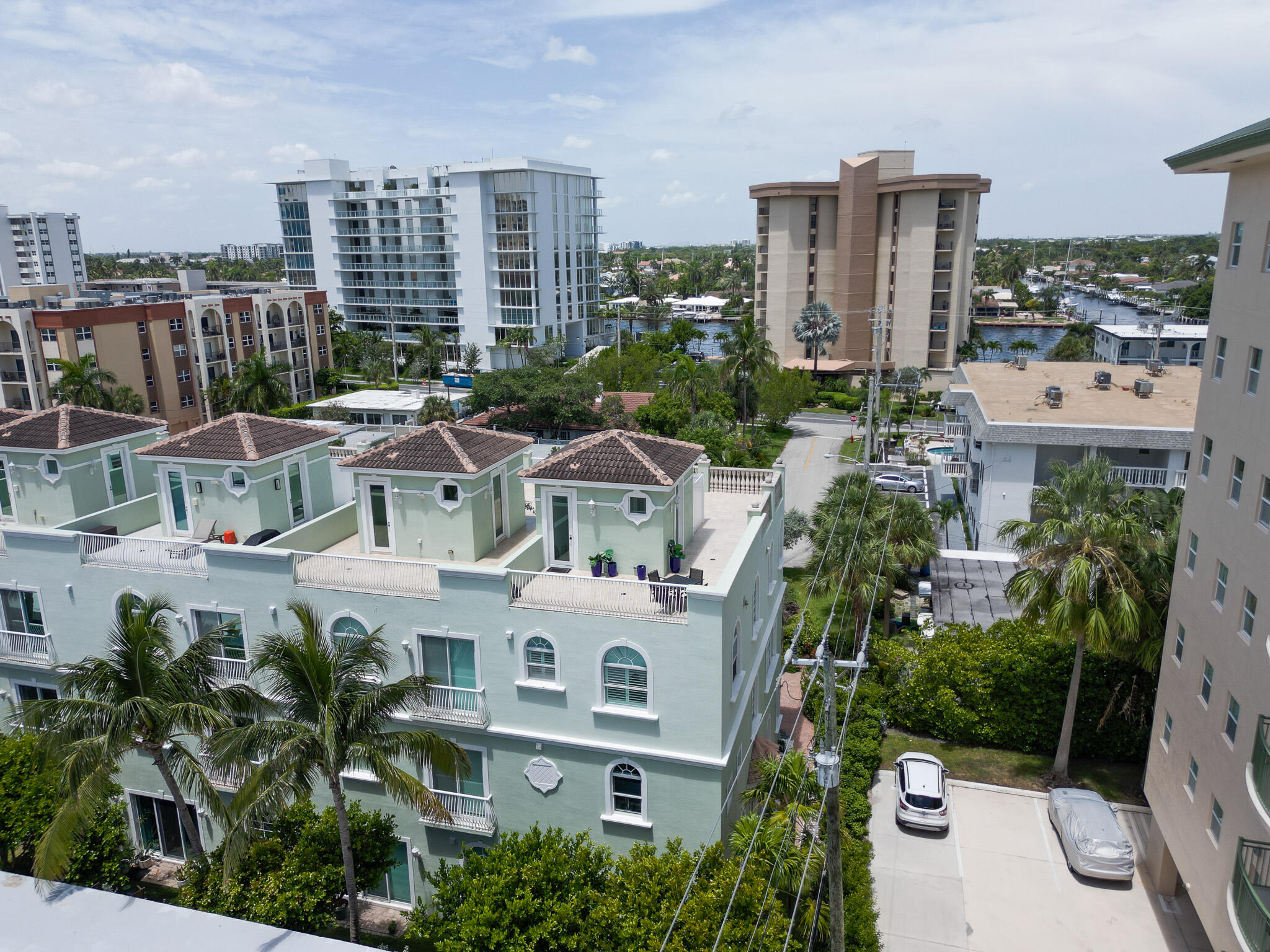 SURFSIDE VILLAS - Residential