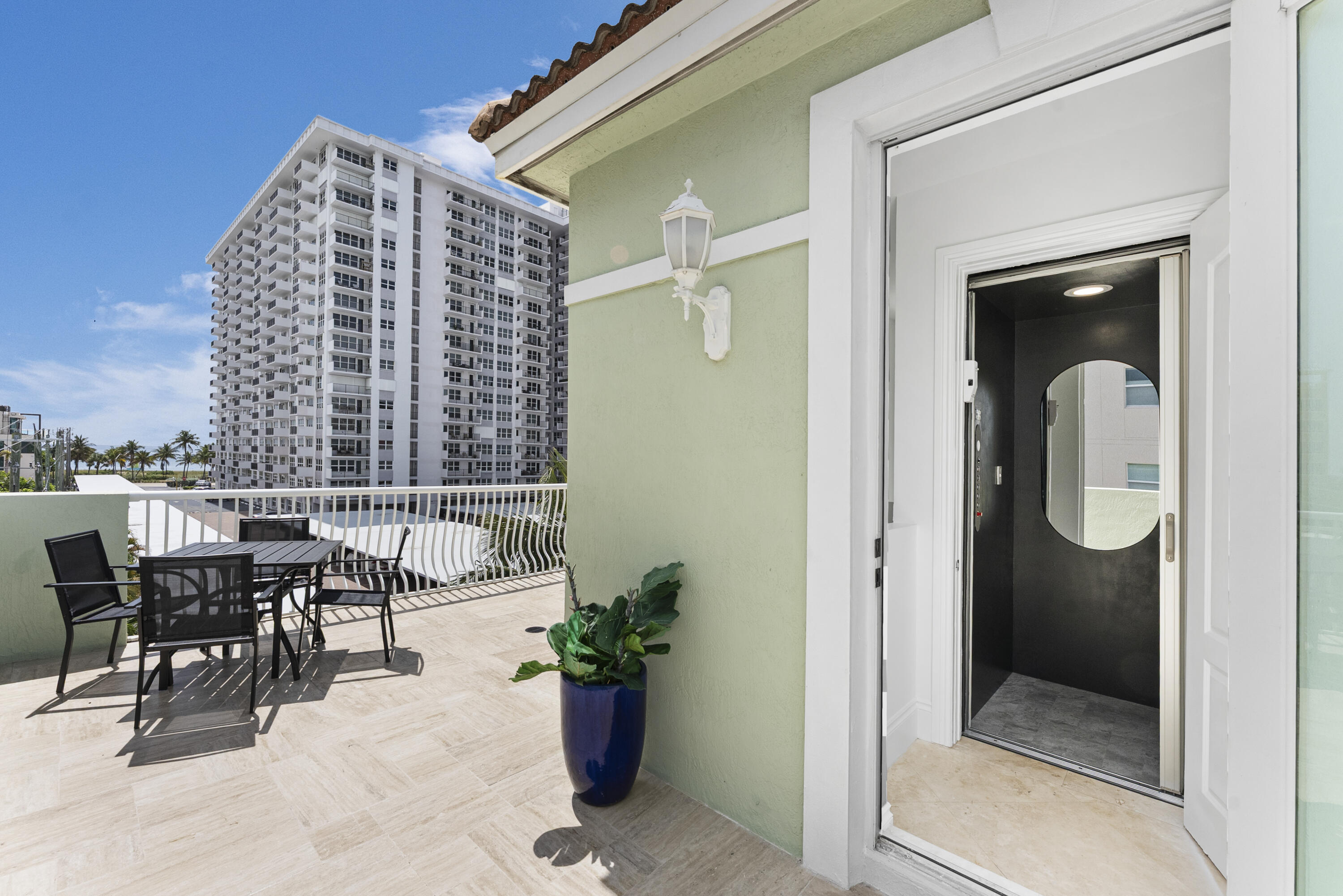 SURFSIDE VILLAS - Residential