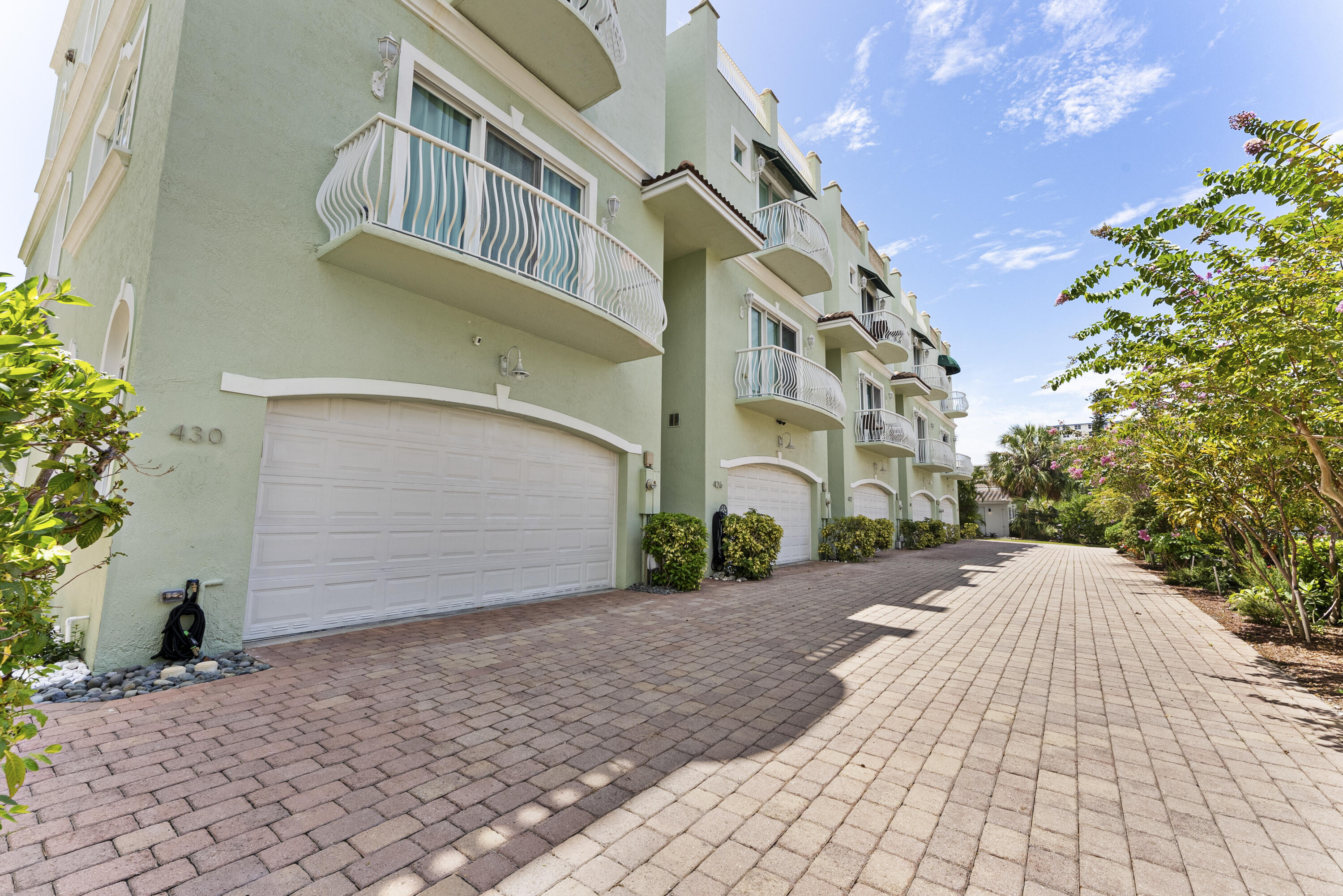 SURFSIDE VILLAS - Residential