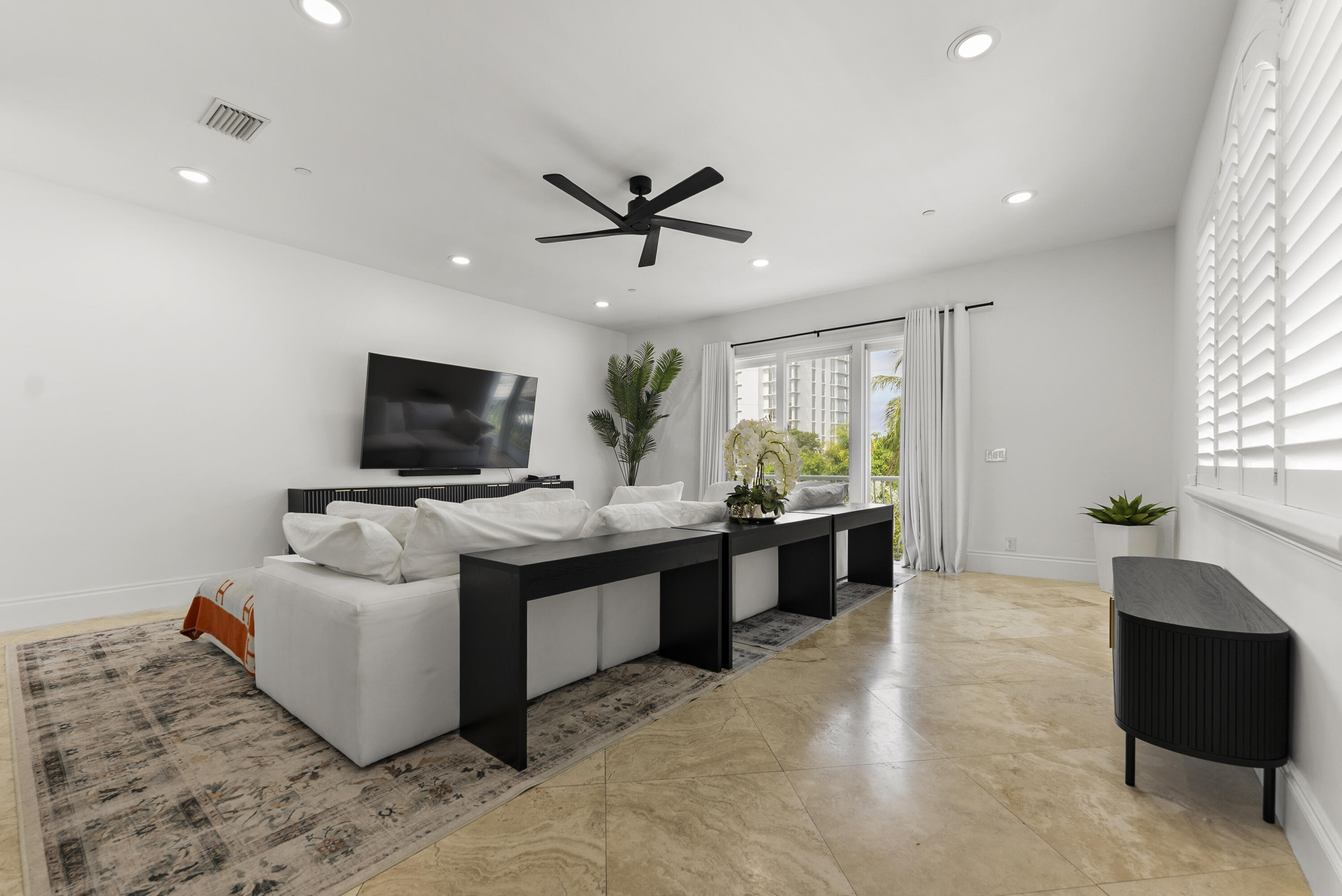 SURFSIDE VILLAS - Residential