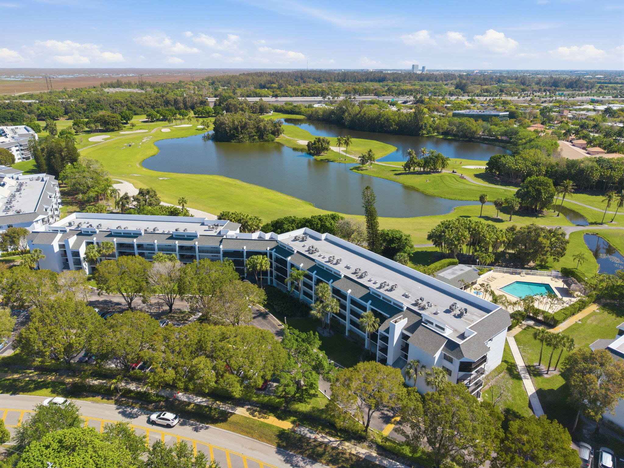FAIRWAYS AT BONAVENTURE CONDO - Residential