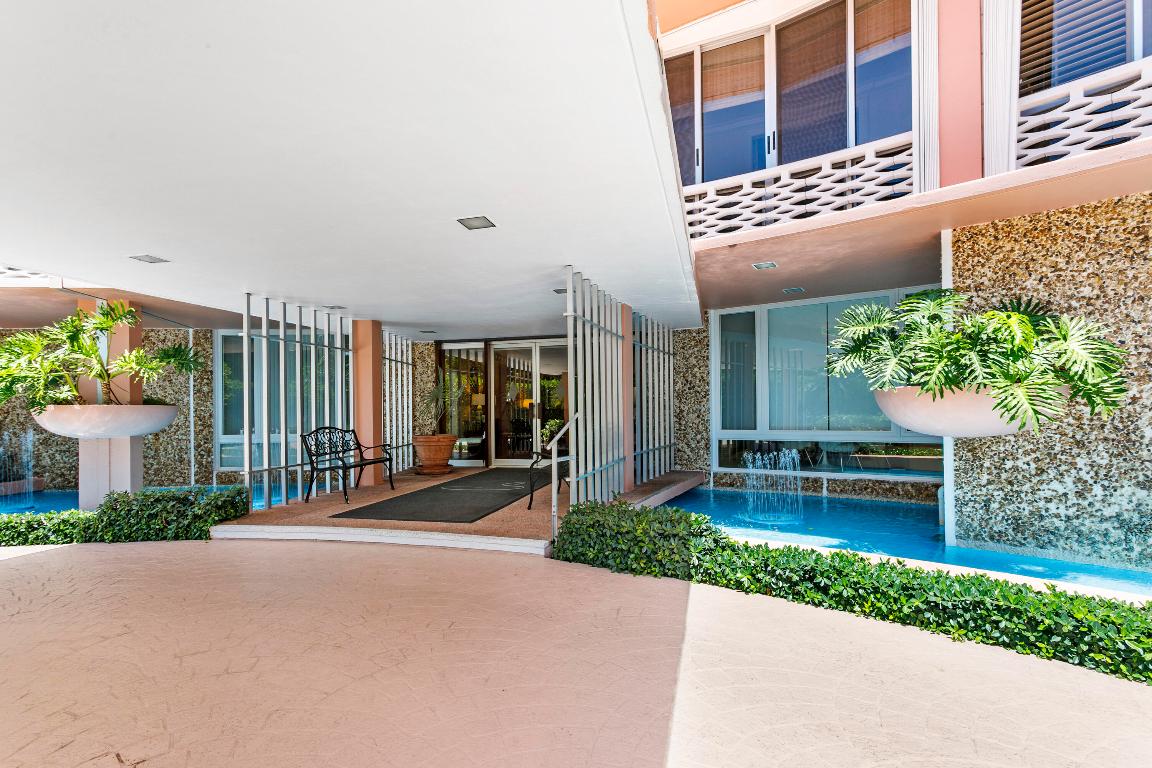 SOUTHLAKE COND DECL IN - Residential