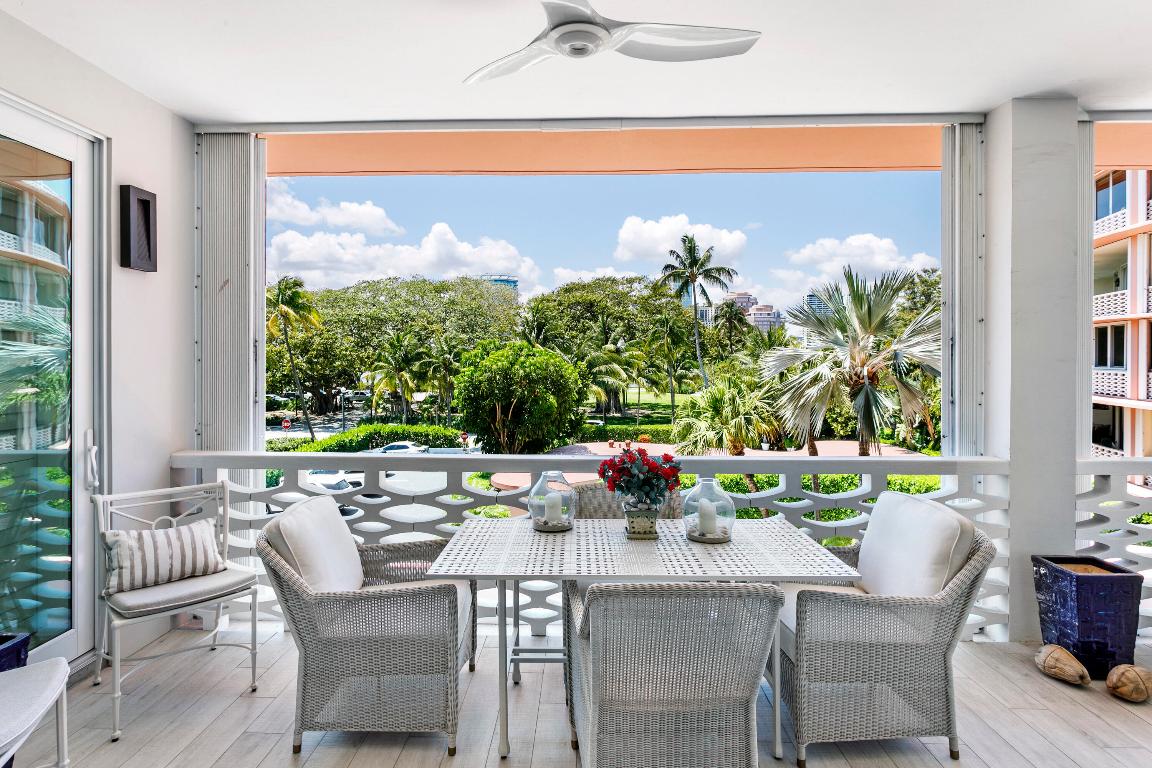 Completely renovated and spacious 2BR/2.5BA corner unit in the iconic Southlake, designed by Howard Chilton. Enjoy expansive Intracoastal and park views from every room and from the oversized covered balcony, perfect for outdoor living. Features include porcelain tile flooring, hurricane impact windows, crown molding, sound system, motorized blinds, top-of-the-line appliances, and bathrooms with Calacatta Gold marble and designer fixtures. Generous walk-in closets and high-end finishes throughout. Southlake is a full-service, pet-friendly boutique building just blocks from the town docks, beach, bike trail, fine dining, shopping, golf, galleries, and private clubs. Impeccably maintained, this residence offers the best of Palm Beach living.