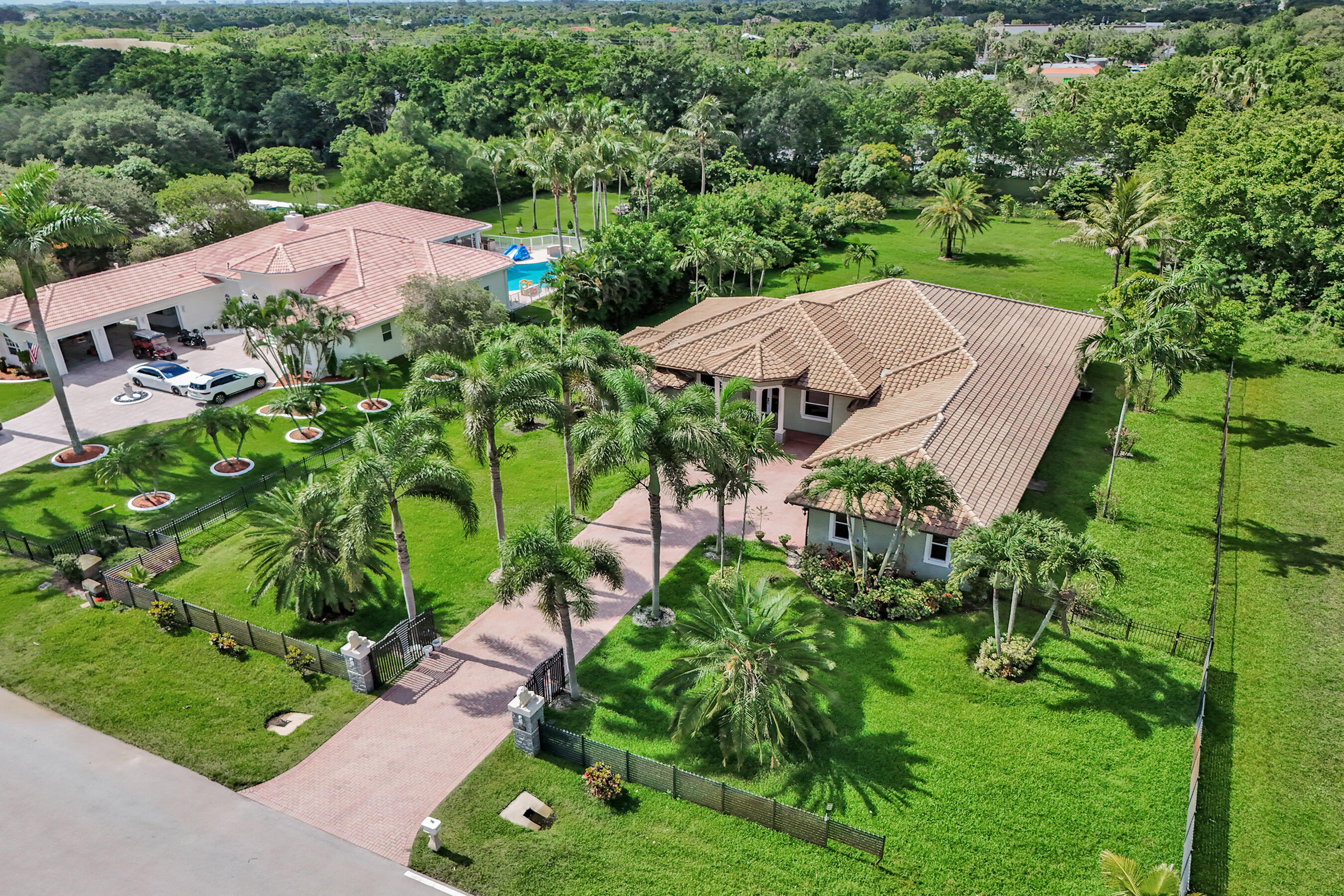 ESTATES OF HIDDEN ACRES - Residential