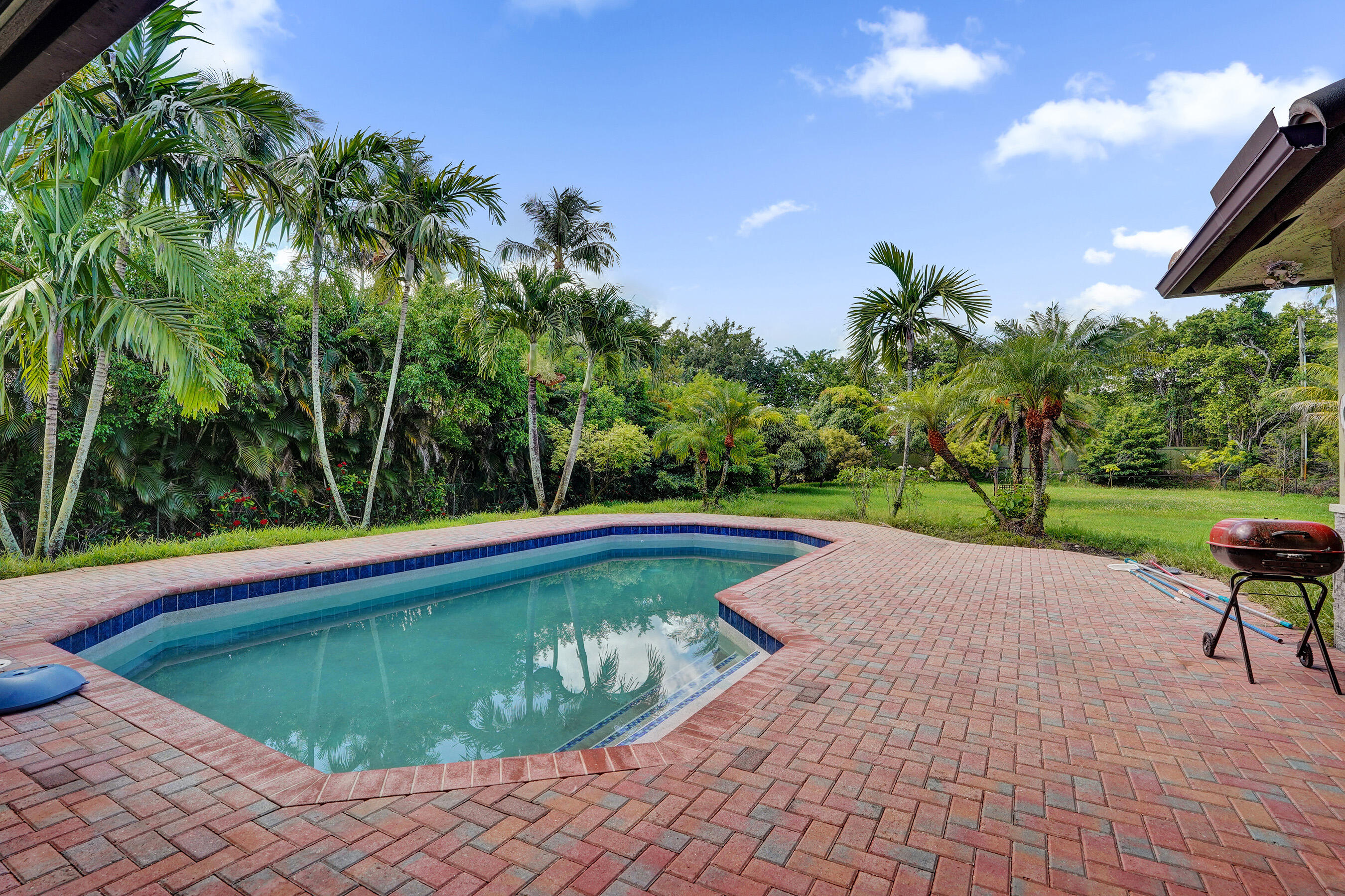 ESTATES OF HIDDEN ACRES - Residential