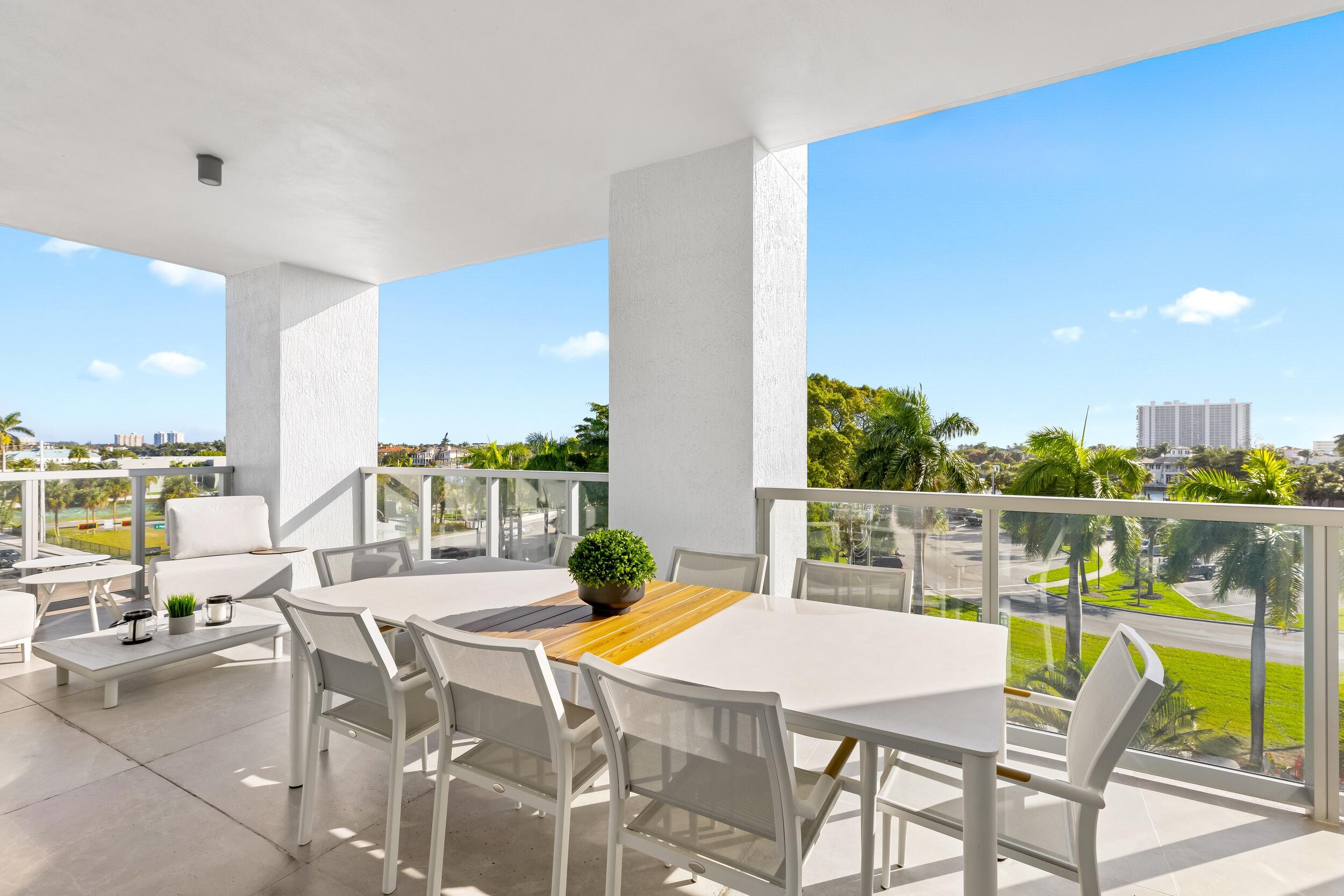 ROYAL PALM RESIDENCES - Residential