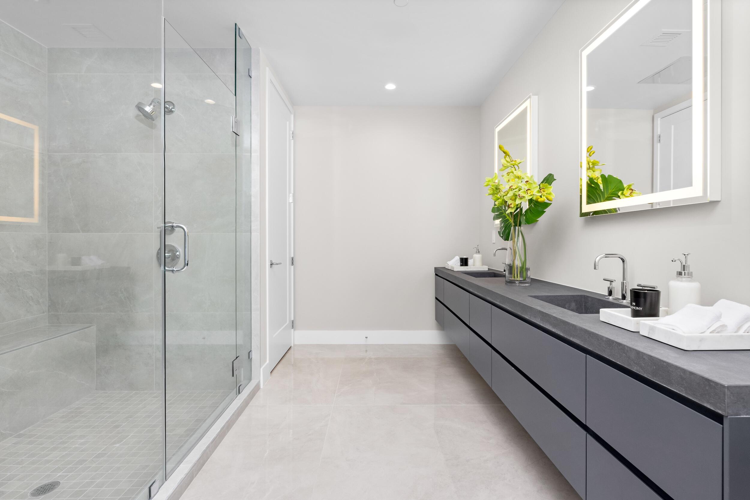 ROYAL PALM RESIDENCES - Residential