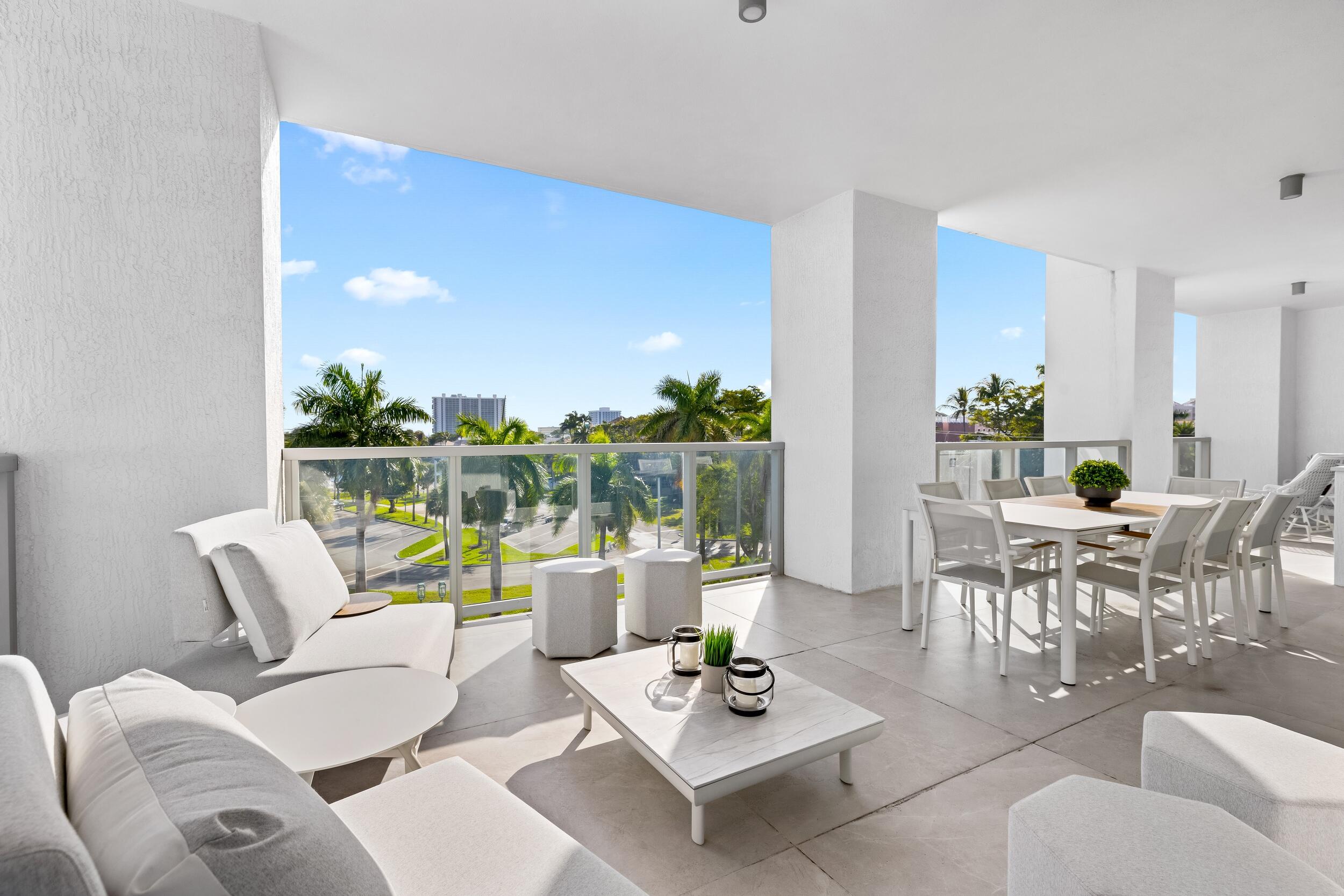 ROYAL PALM RESIDENCES - Residential