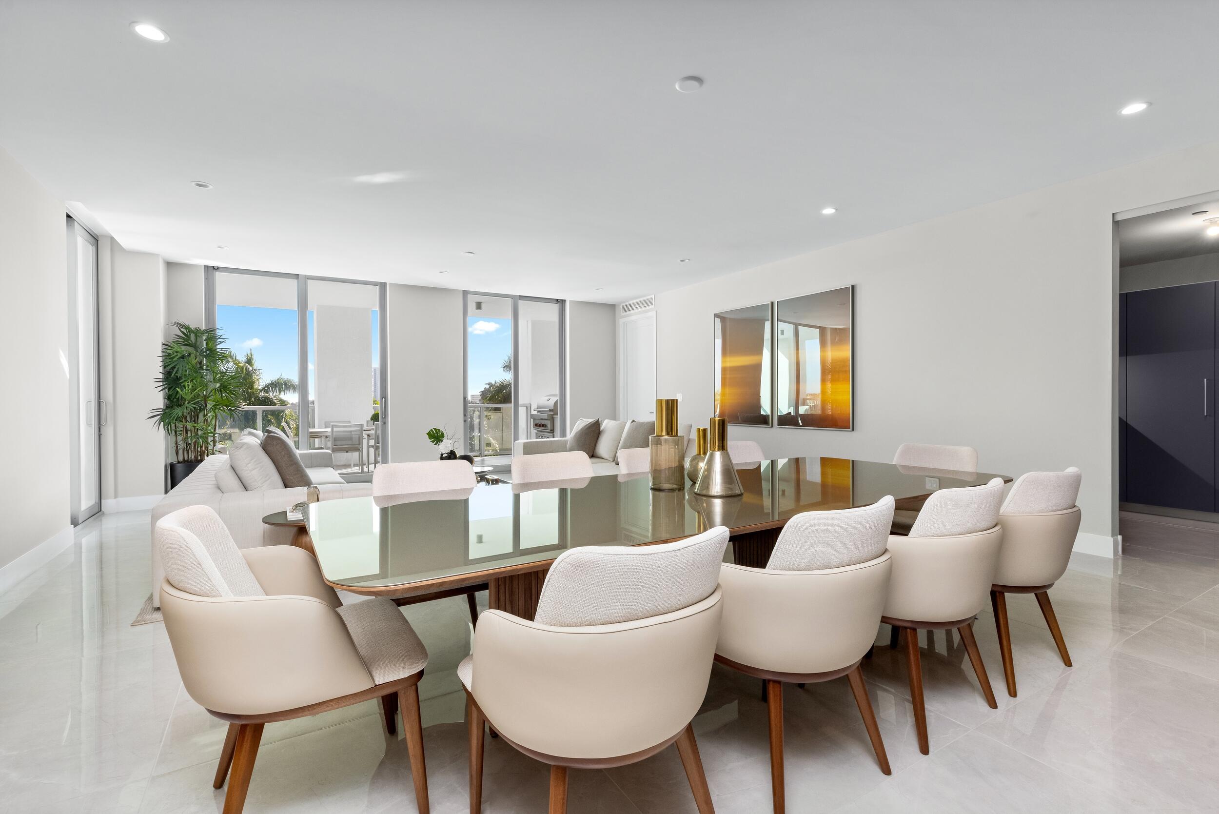 ROYAL PALM RESIDENCES - Residential