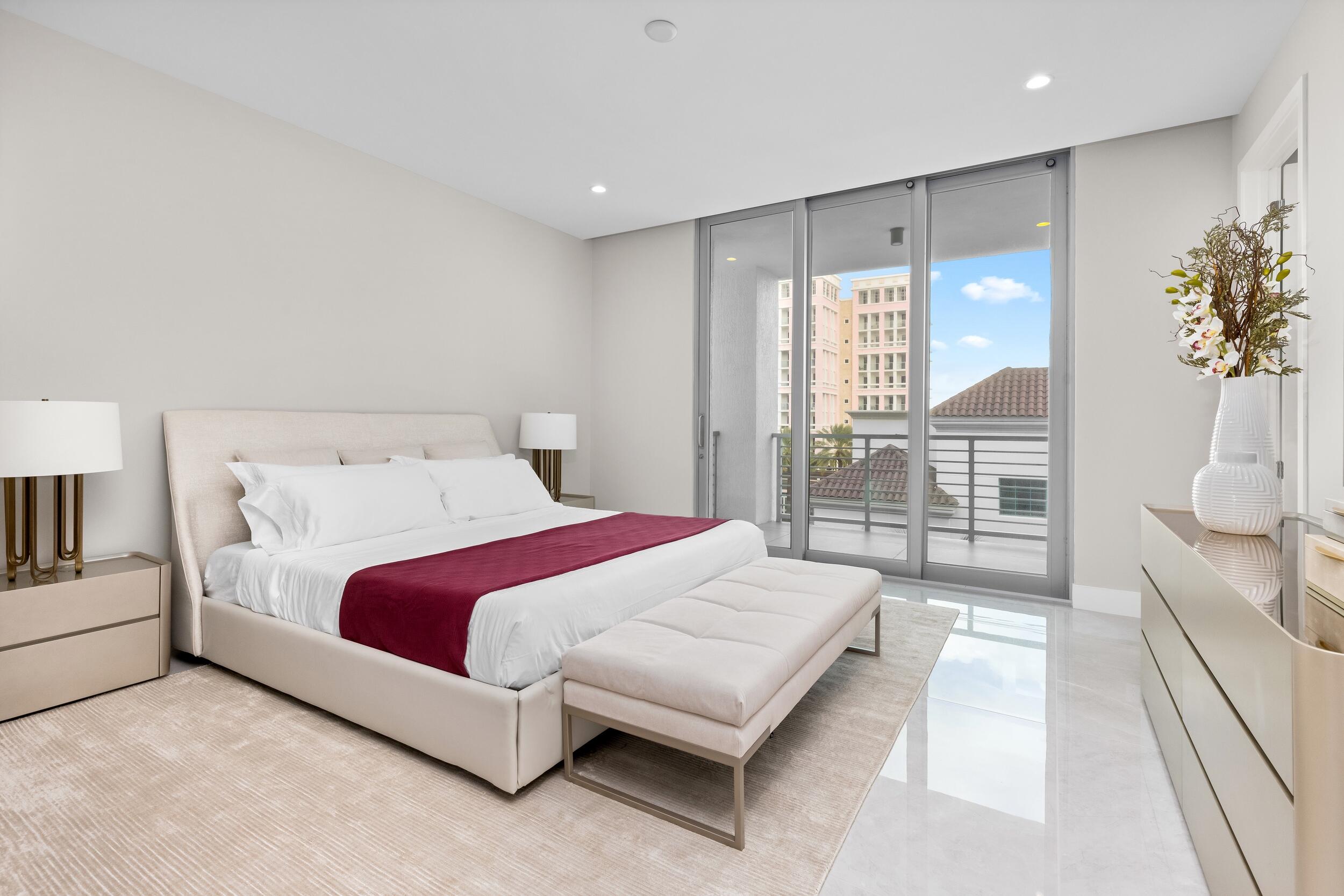 ROYAL PALM RESIDENCES - Residential