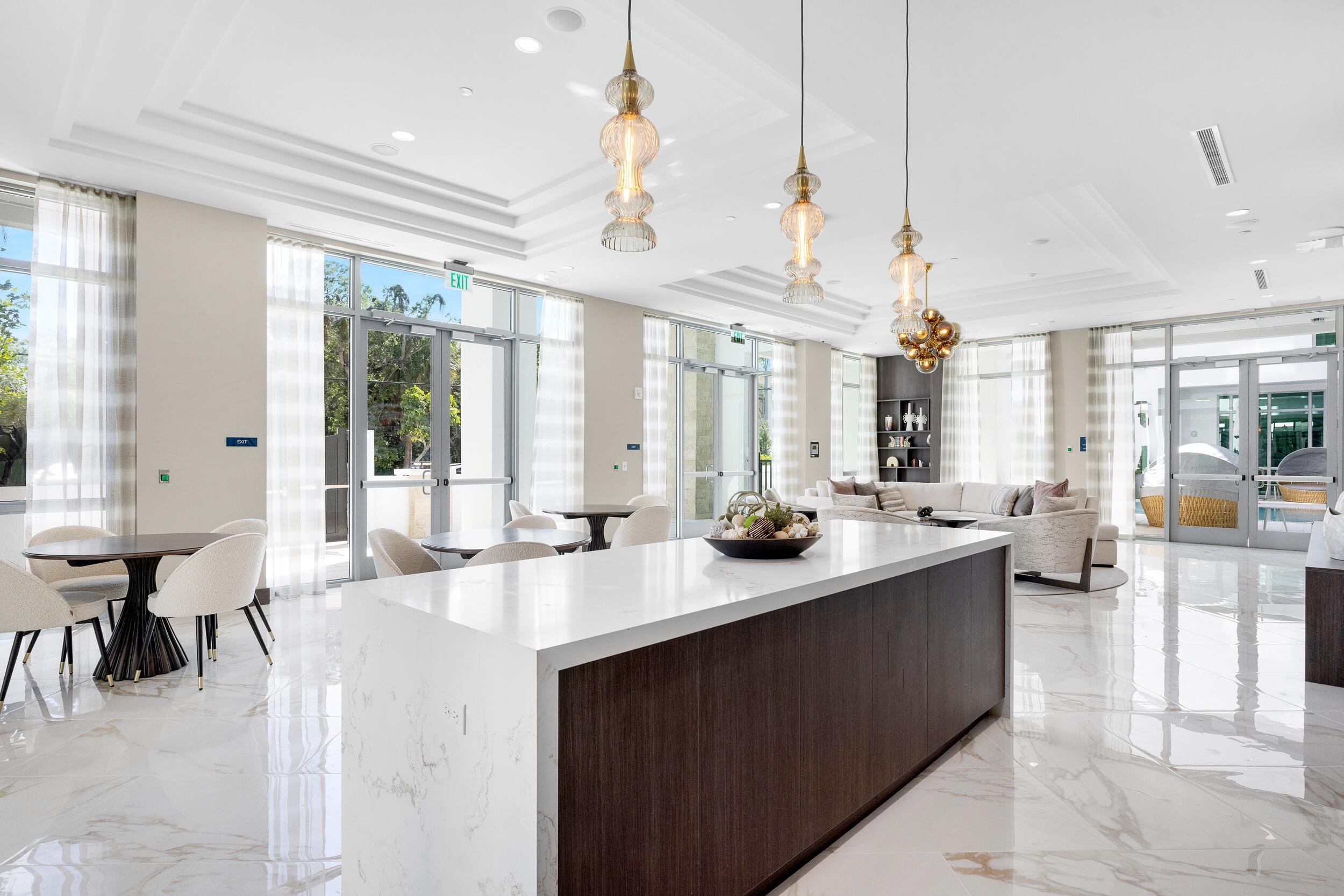 ROYAL PALM RESIDENCES - Residential