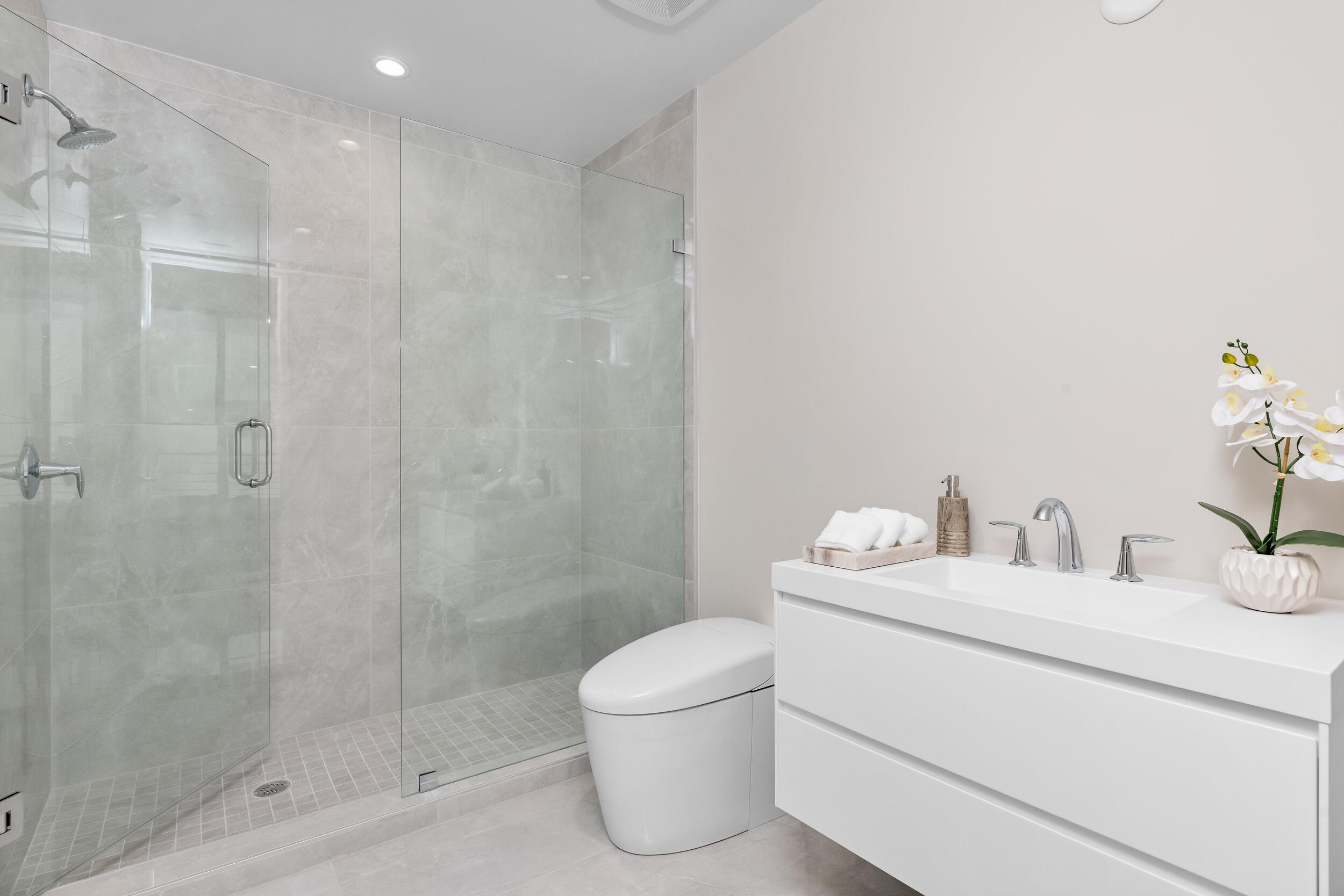 ROYAL PALM RESIDENCES - Residential