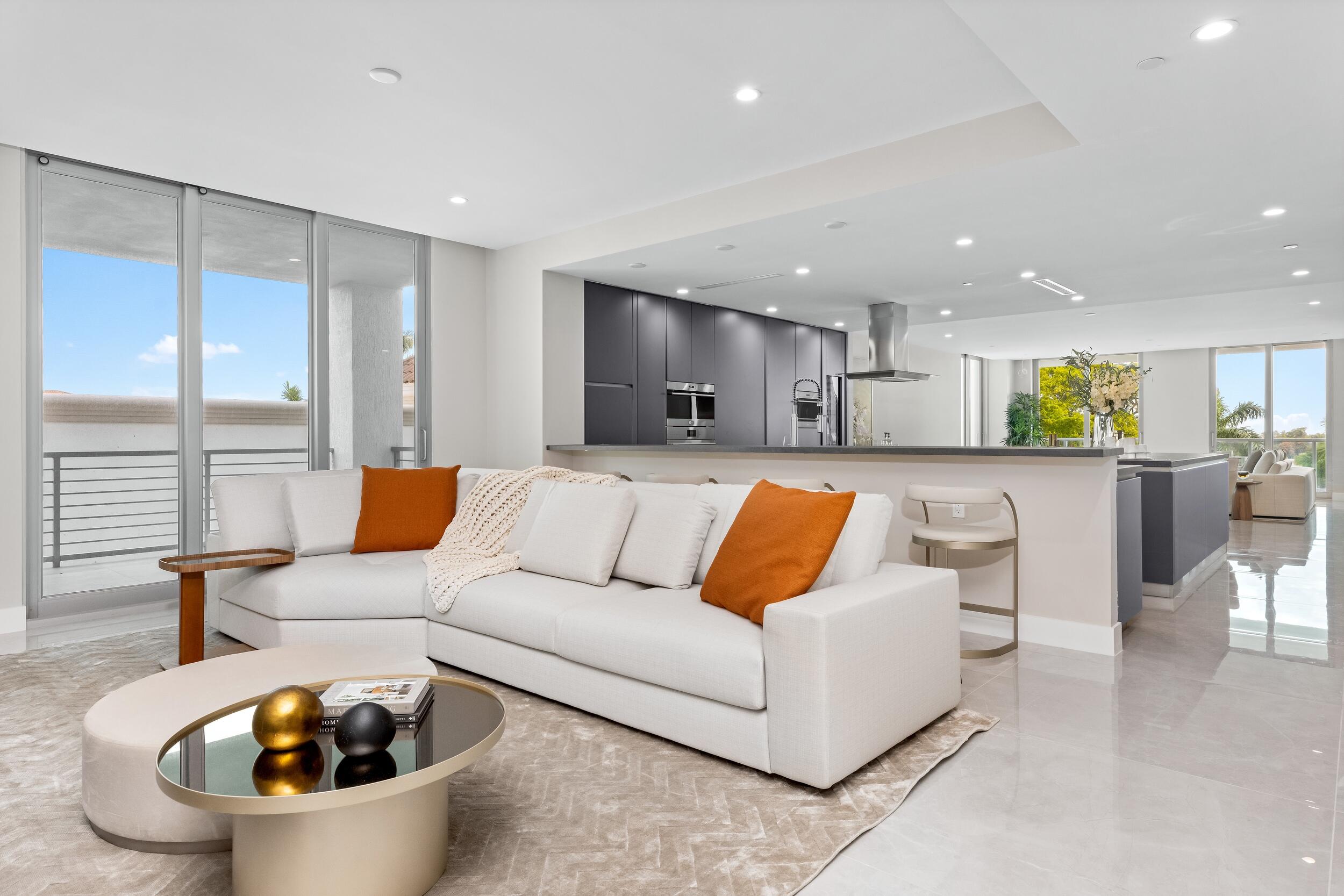 ROYAL PALM RESIDENCES - Residential