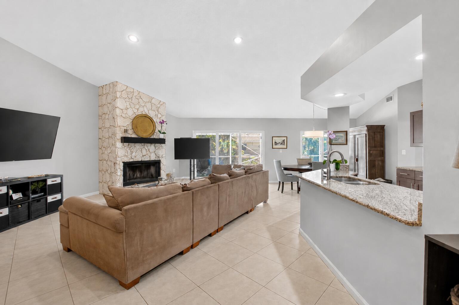 BOCA LAKE ESTATES - Residential