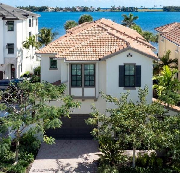 CASA DEL MAR - Residential