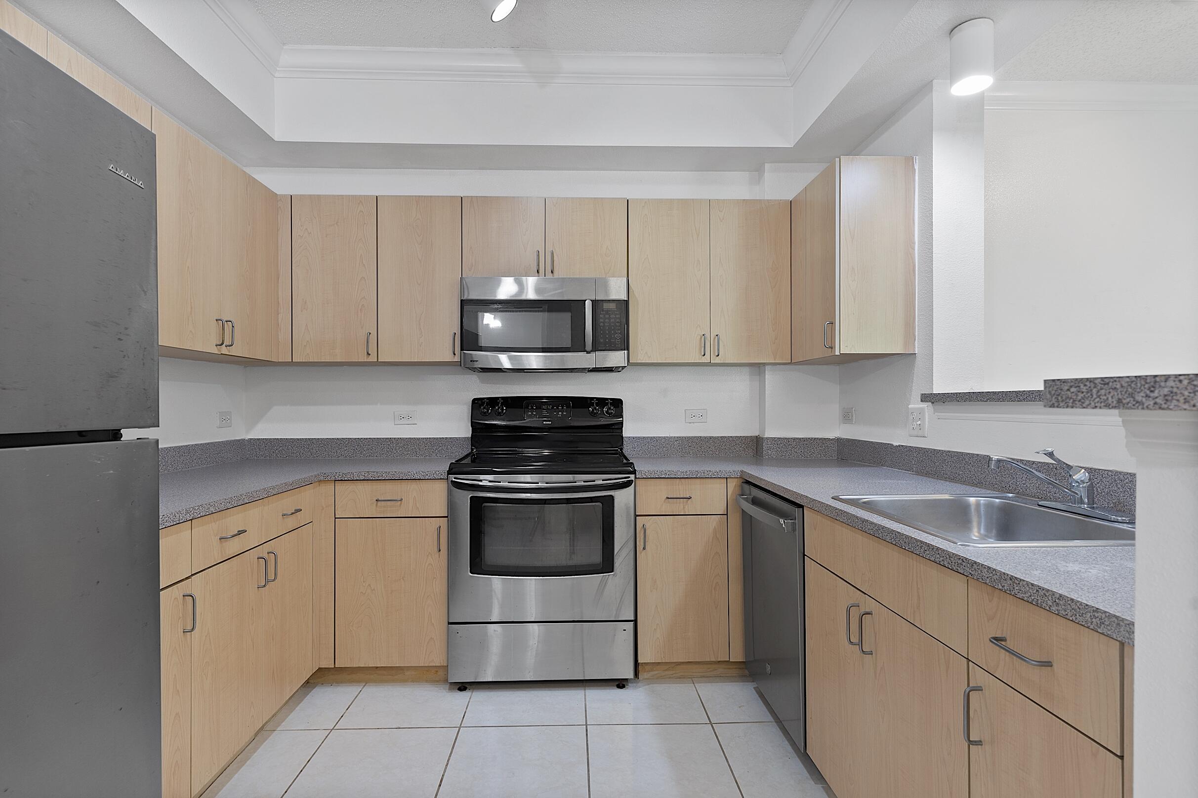 SOLE AT FORT LAUDERDALE CONDO - Residential Lease