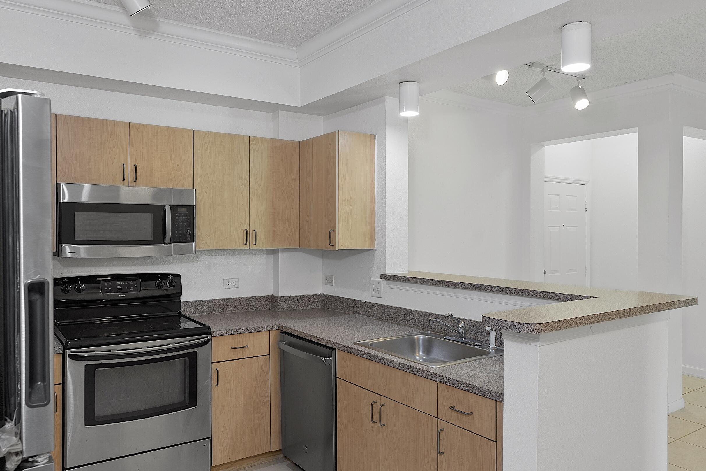 SOLE AT FORT LAUDERDALE CONDO - Residential Lease