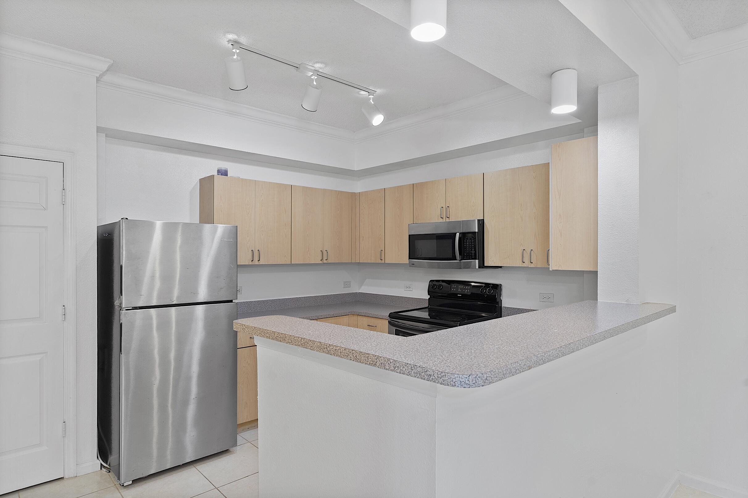 SOLE AT FORT LAUDERDALE CONDO - Residential Lease