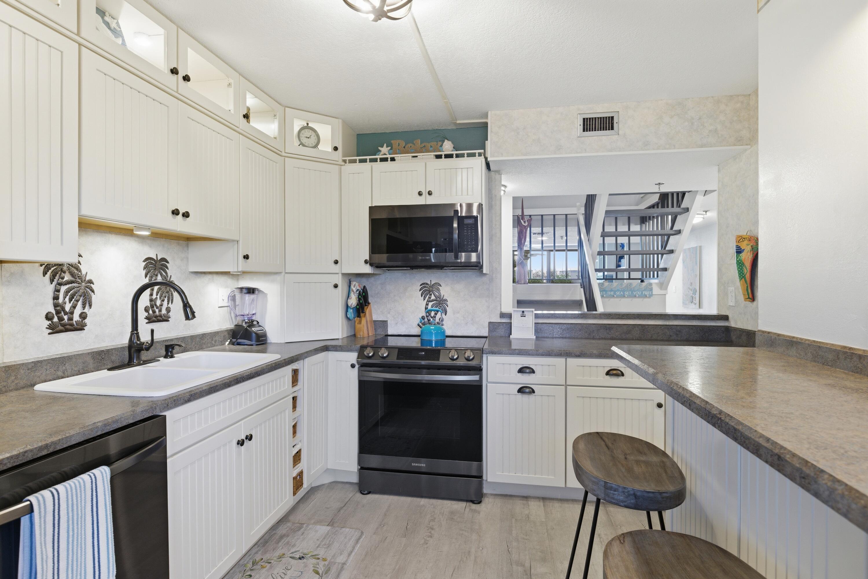 AVALON BEACH CLUB, A CONDOMINIUM - Residential