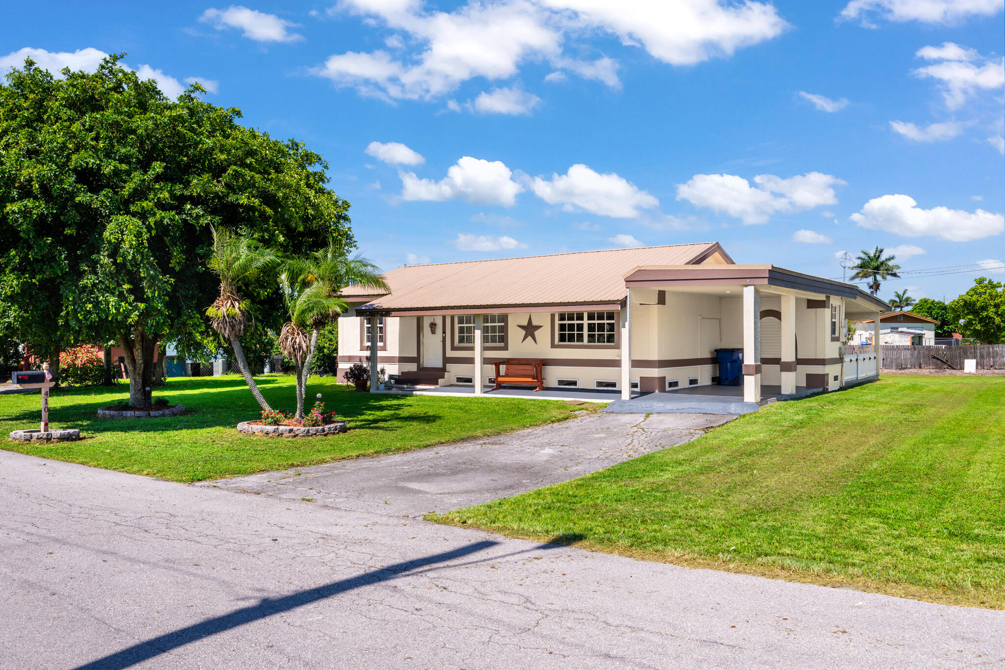 Move right in to this fully renovated 3 bedroom home. NEW ROOF in 2024. Plenty of room to entertain with the 780 square foot enclosed bonus room! Large corner lot with plenty of parking and space to expand or add a shop. This home has been well loved and maintained.