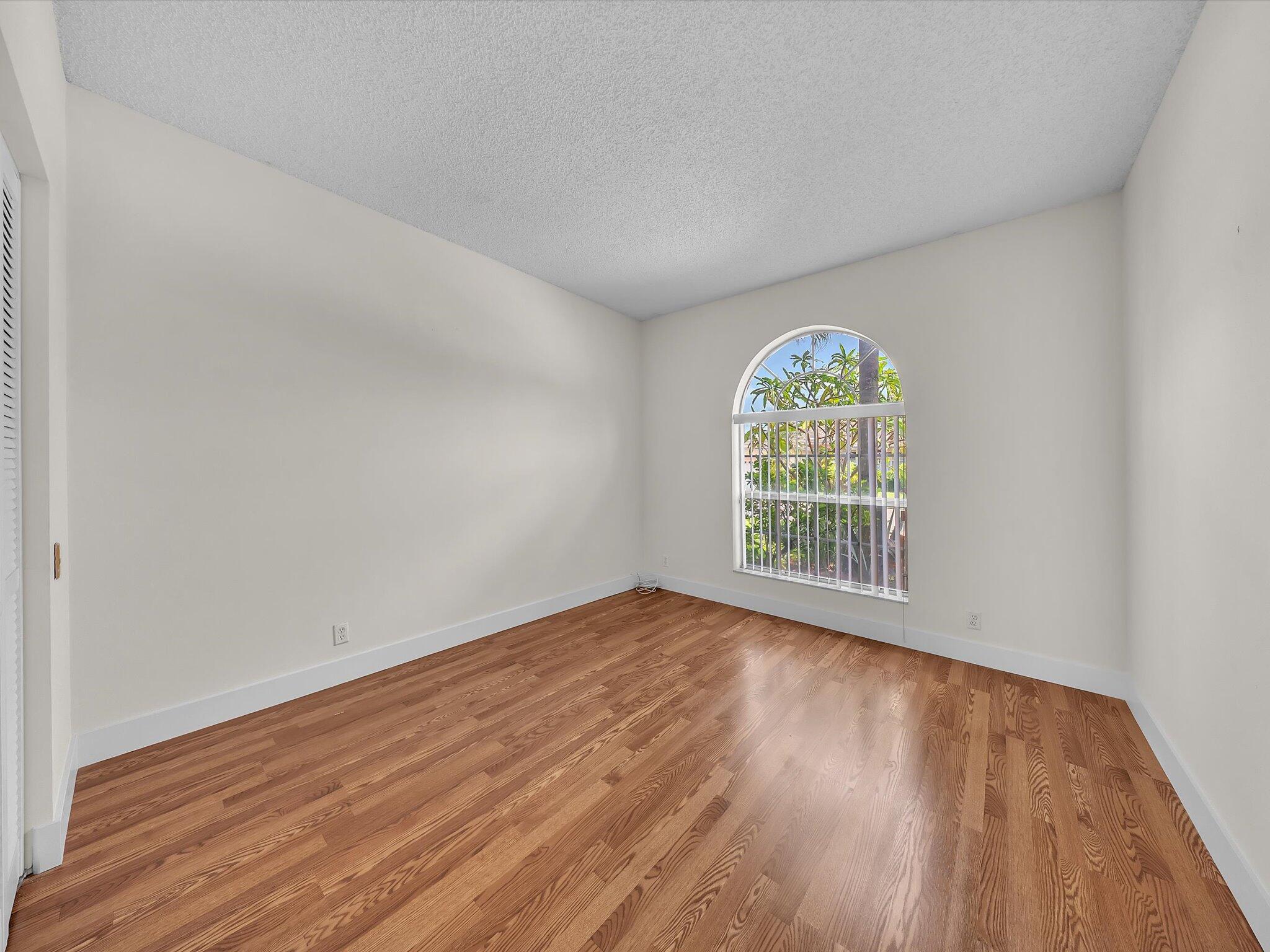 PARKWOOD IX - Residential