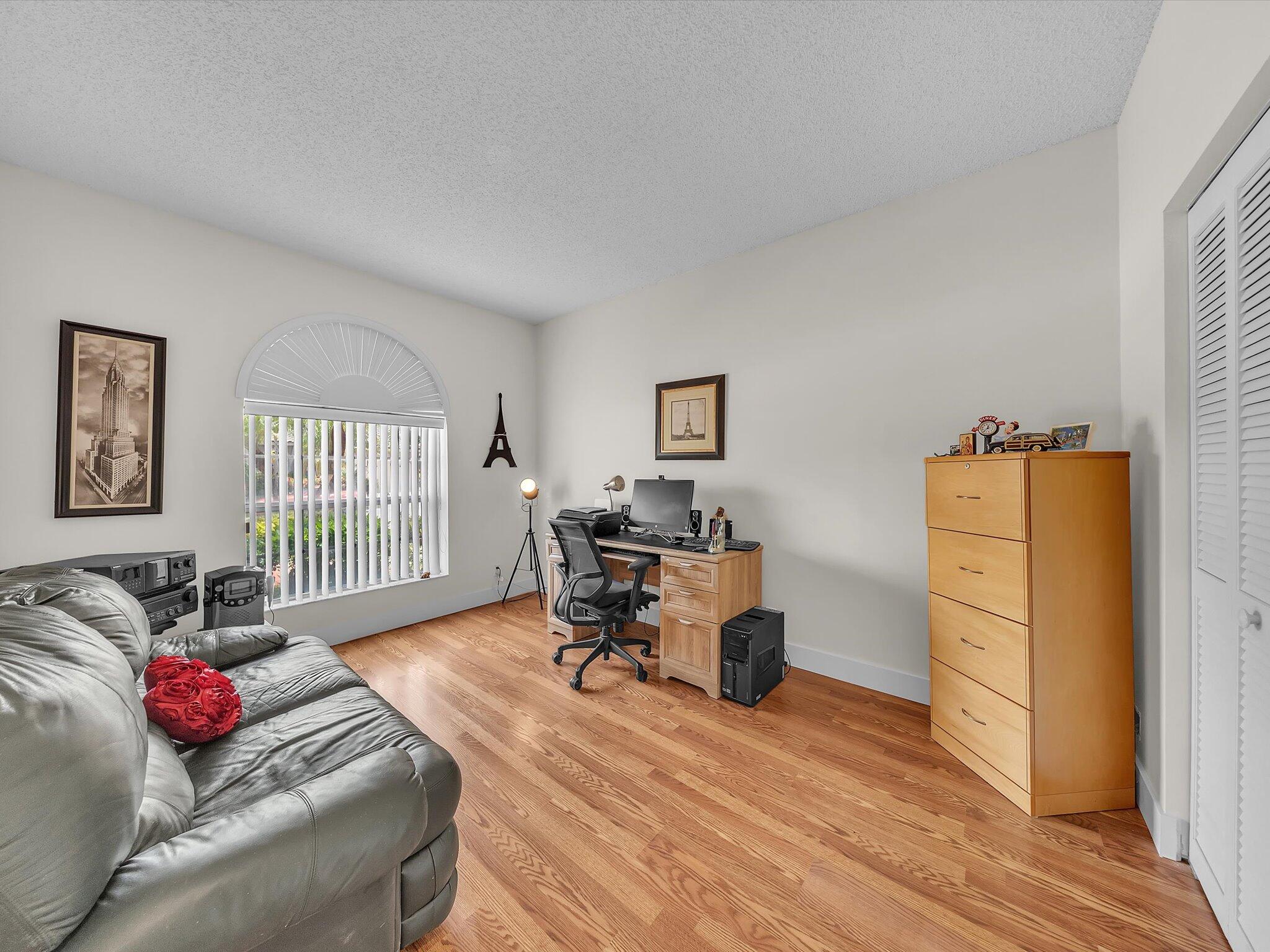 PARKWOOD IX - Residential