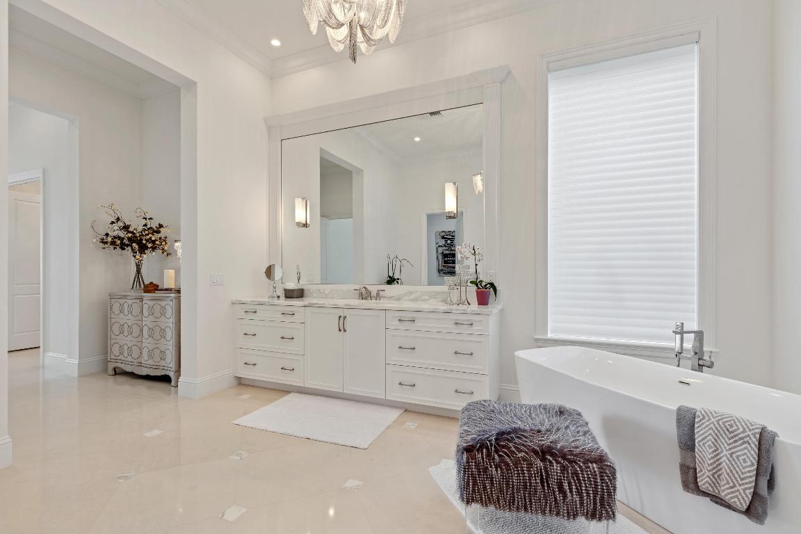 ADMIRALS COVE - Residential